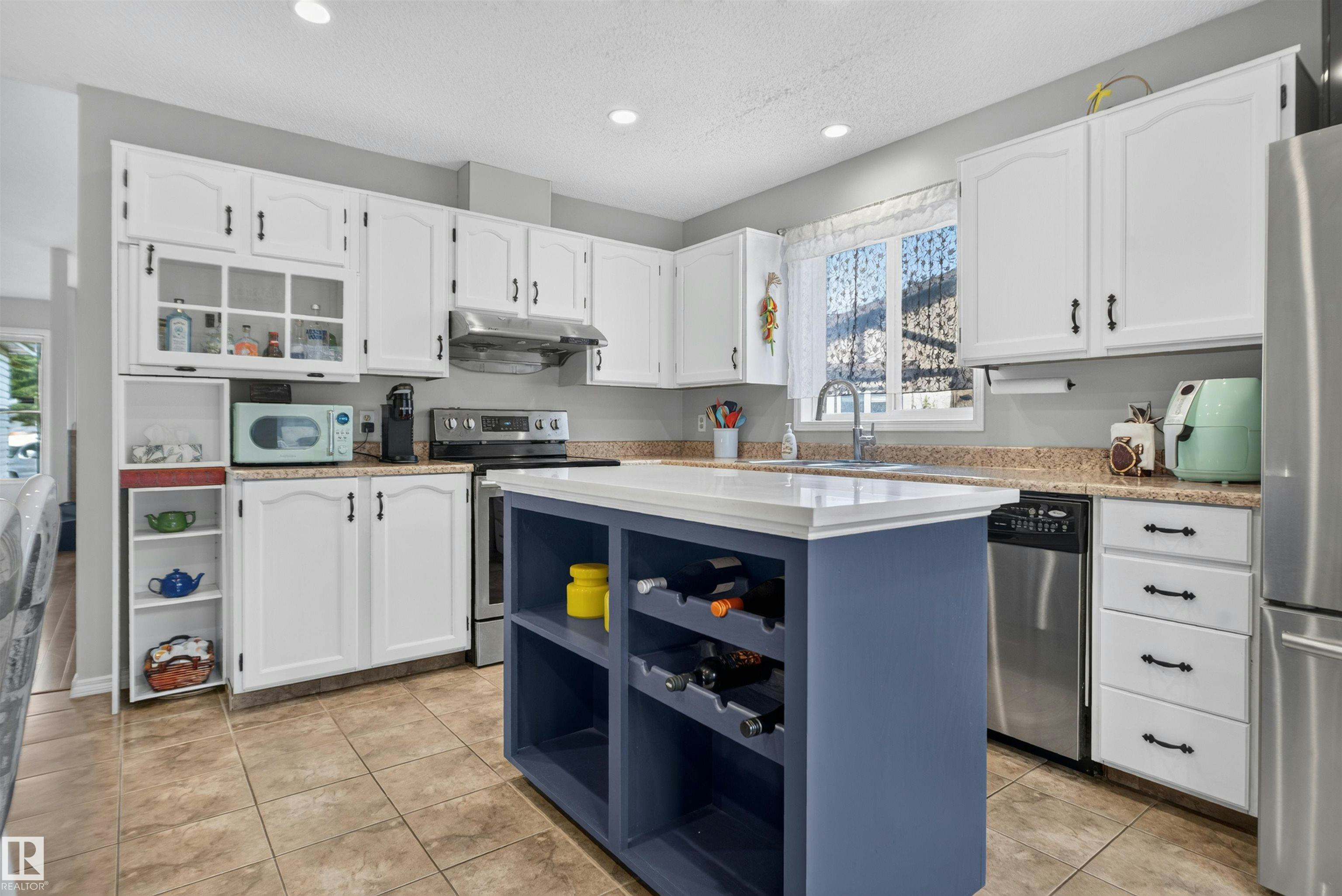 1519 104 Street, Edmonton, AB, T6J 5T2