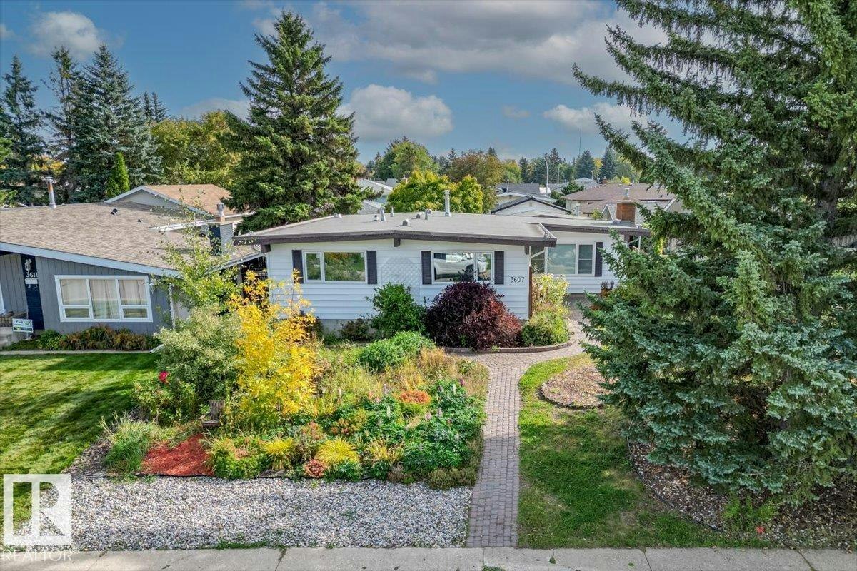 3607 106a Street, Edmonton, AB, T6J 1A7