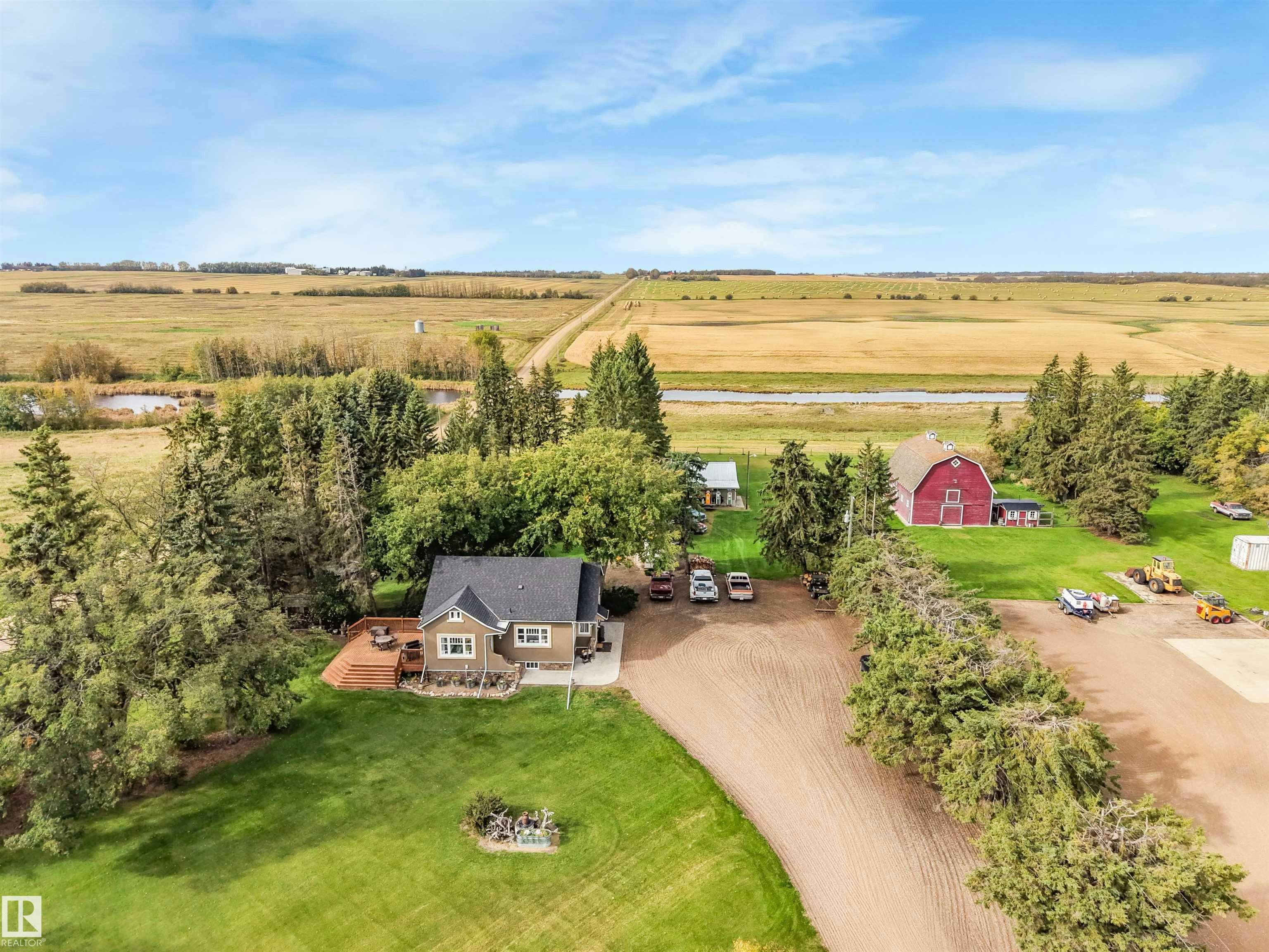 572004 857 Highway, Rural Two Hills County, AB, T0B 4R0
