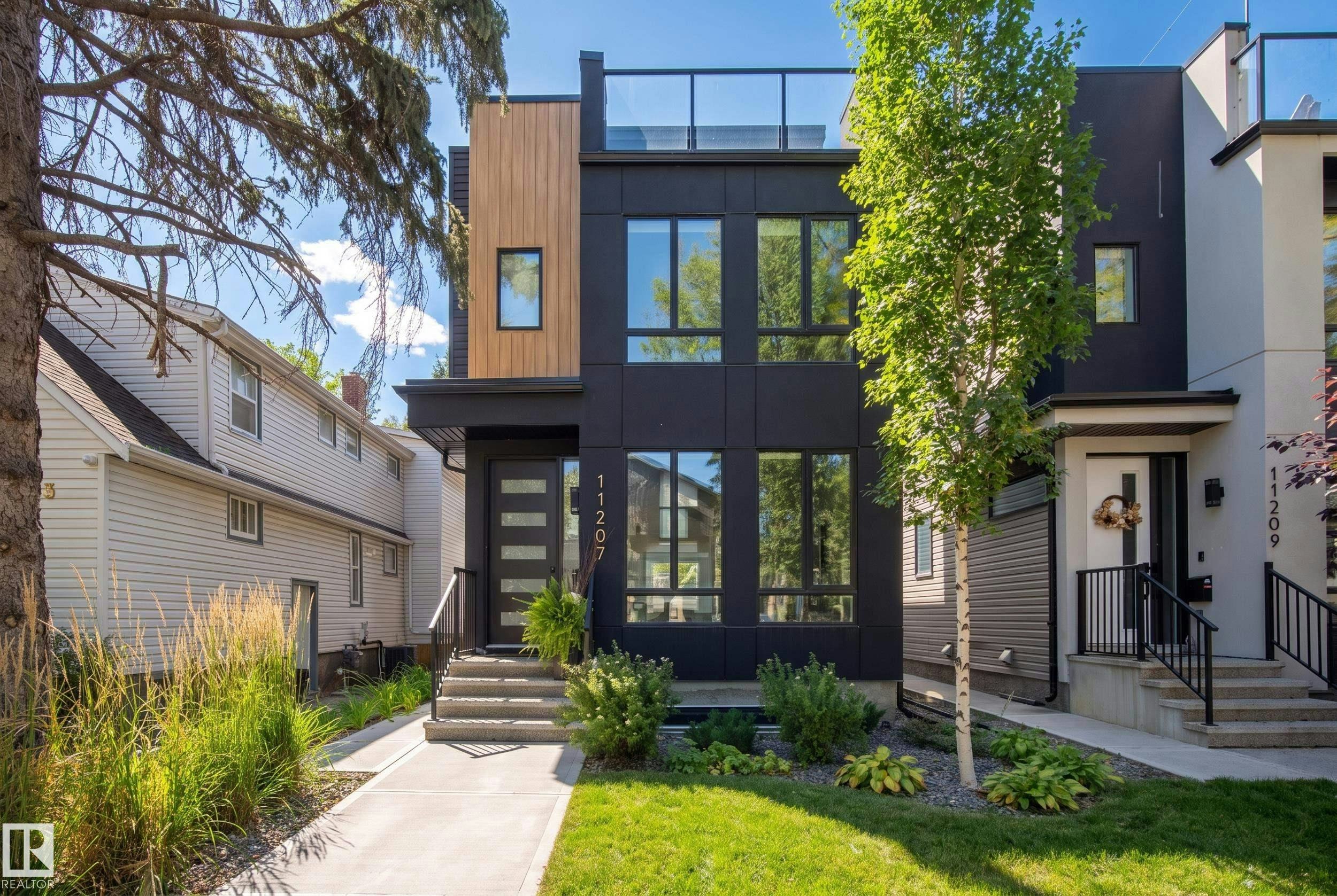 11207 75 Avenue, Edmonton, AB, T6G 0H4
