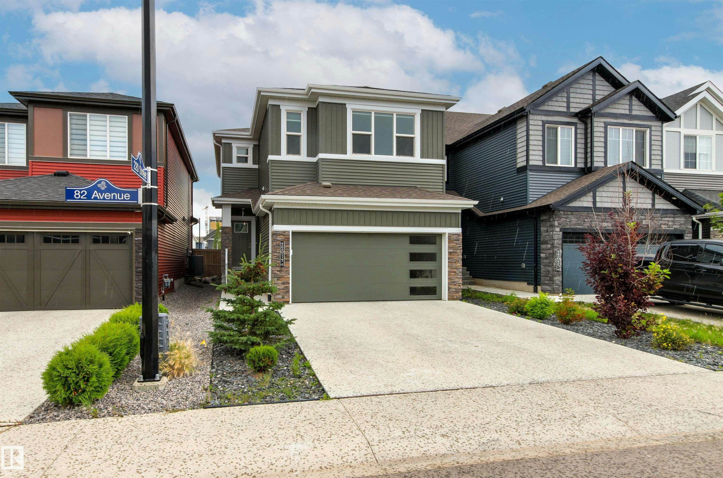 22019 82 Avenue, Edmonton, AB, T5T 7T3