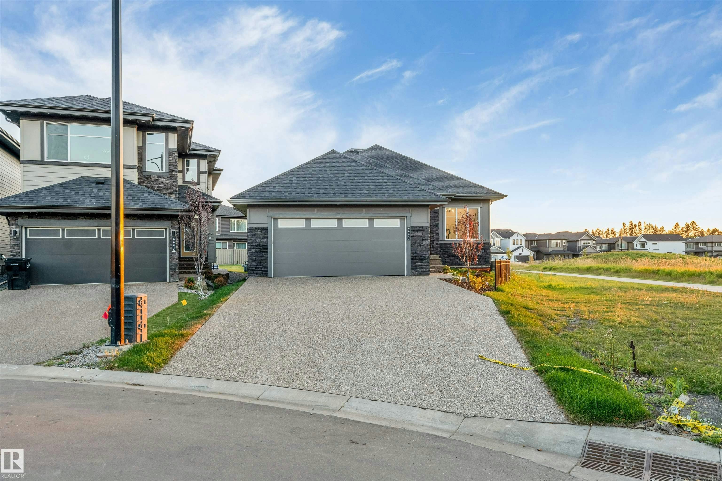 6645 Crawford Landing, Edmonton, AB, T6W 4L5