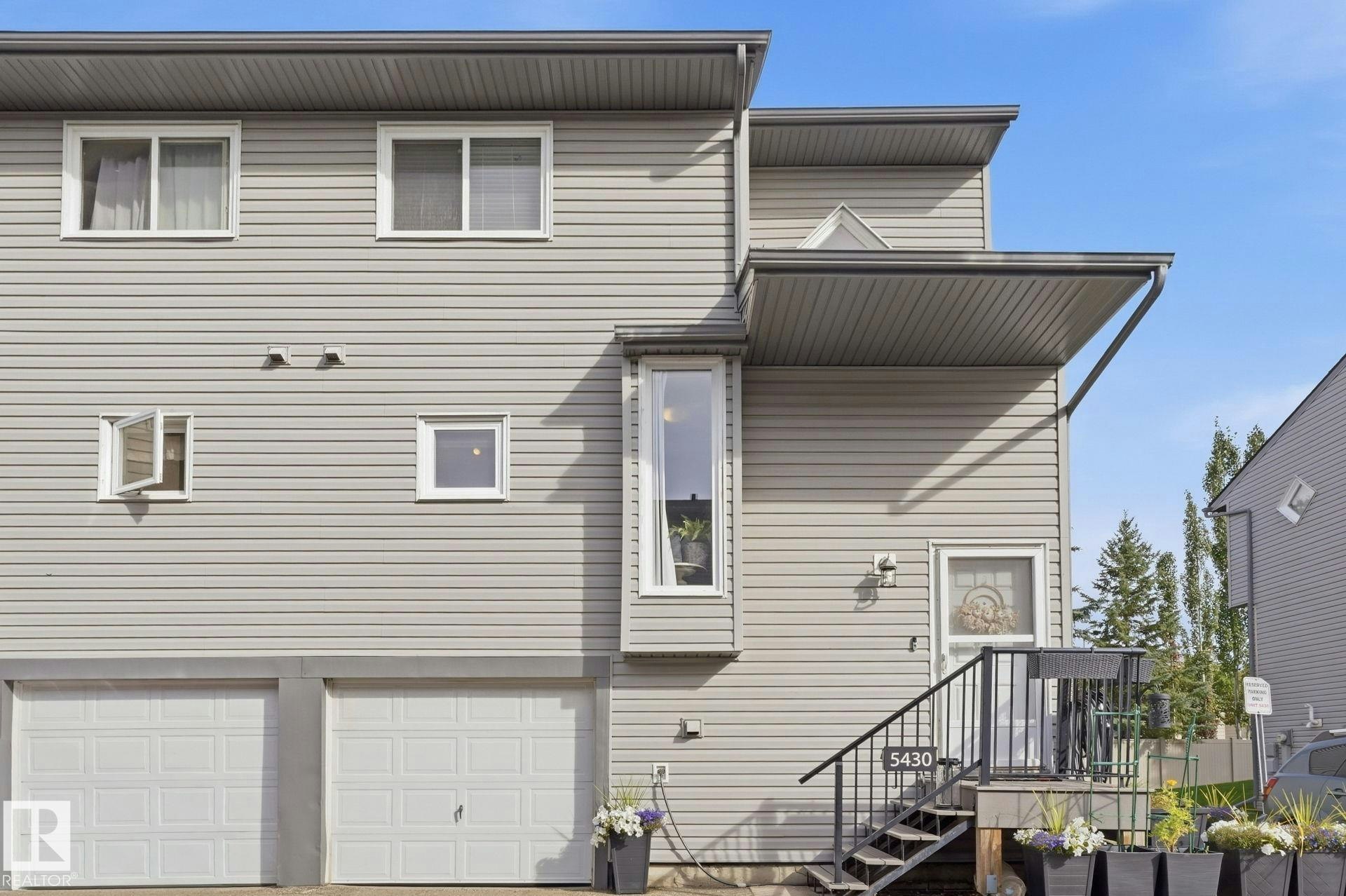 5340 38a Avenue NW, Edmonton, AB, T6R 1K4
