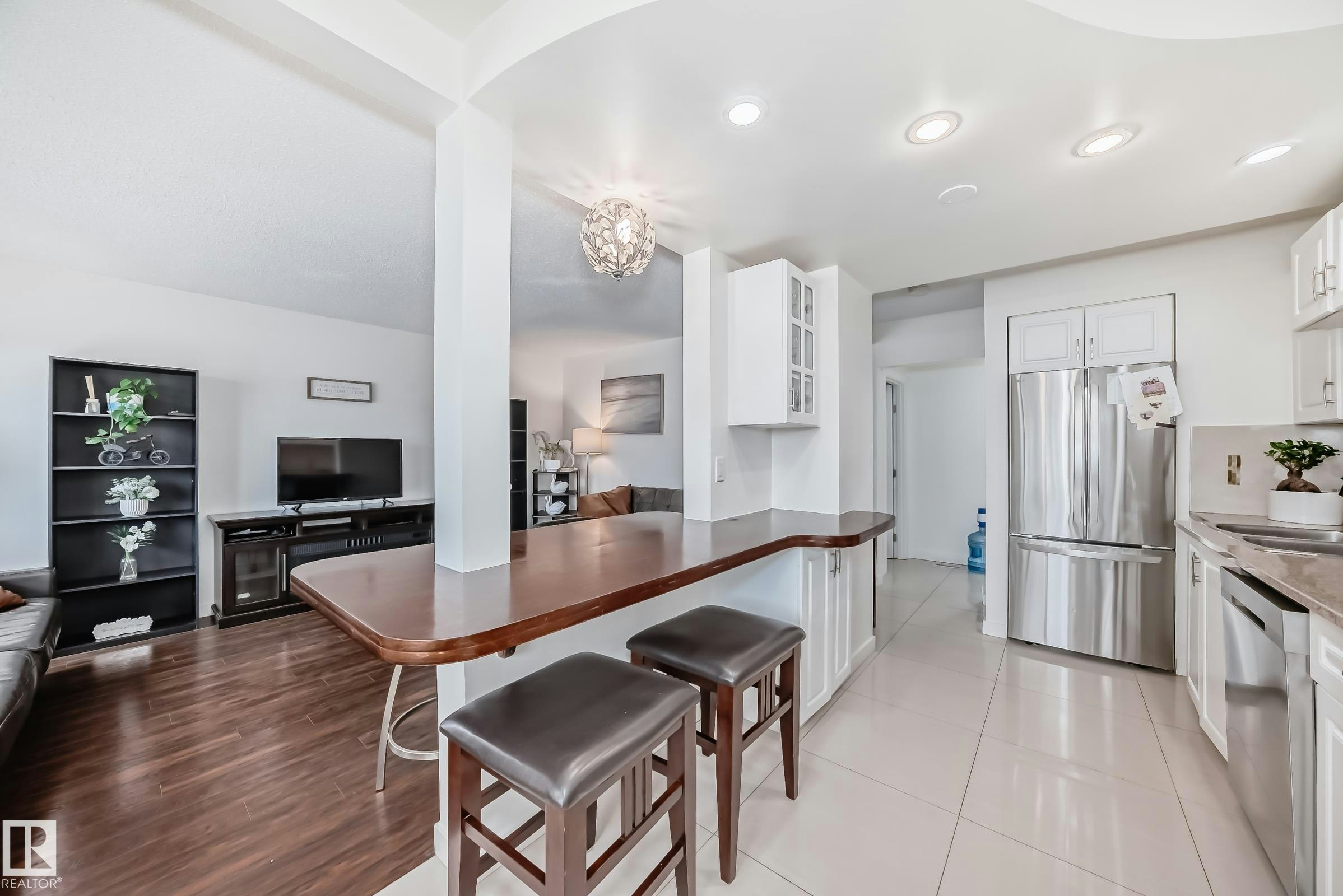 75 Amberly Court, Edmonton, AB, T5A 2N9