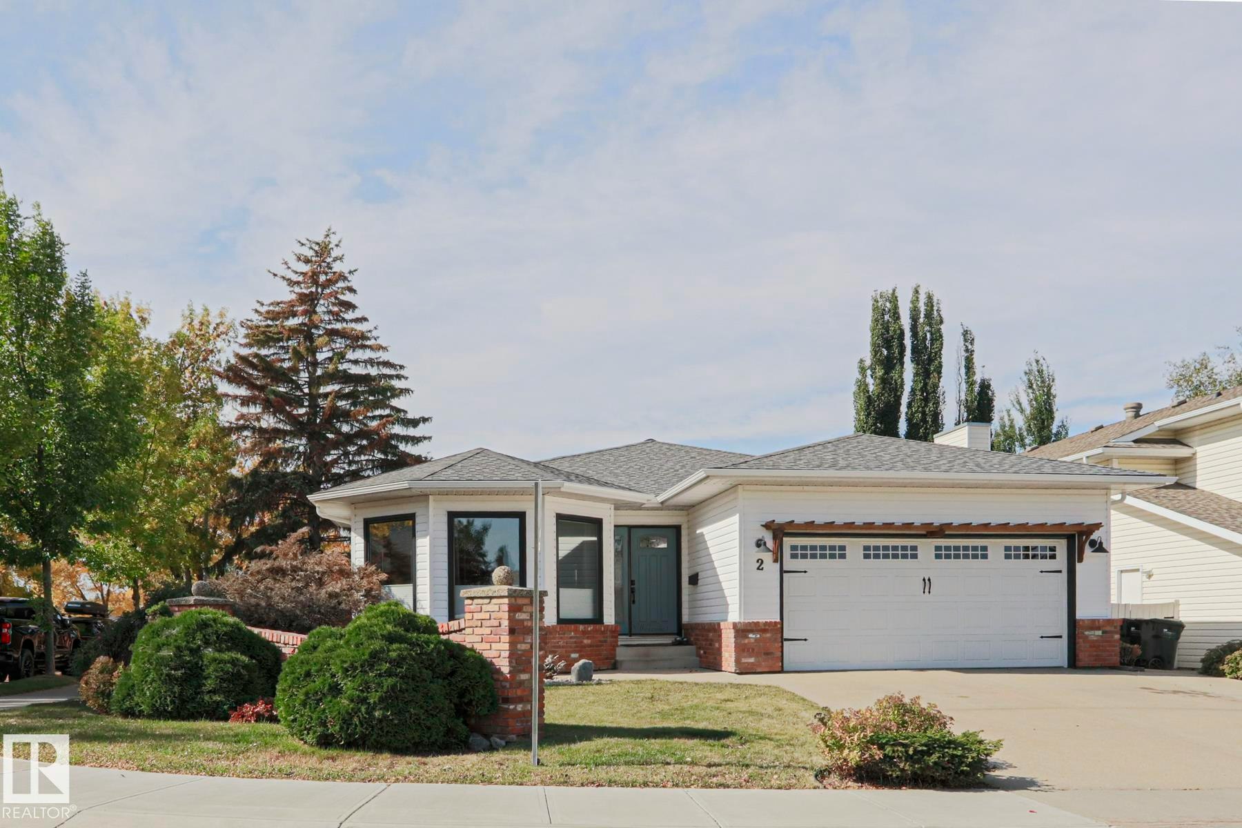 2 Hillview Crescent NE, Rural Strathcona County, AB, T8A 4Z7