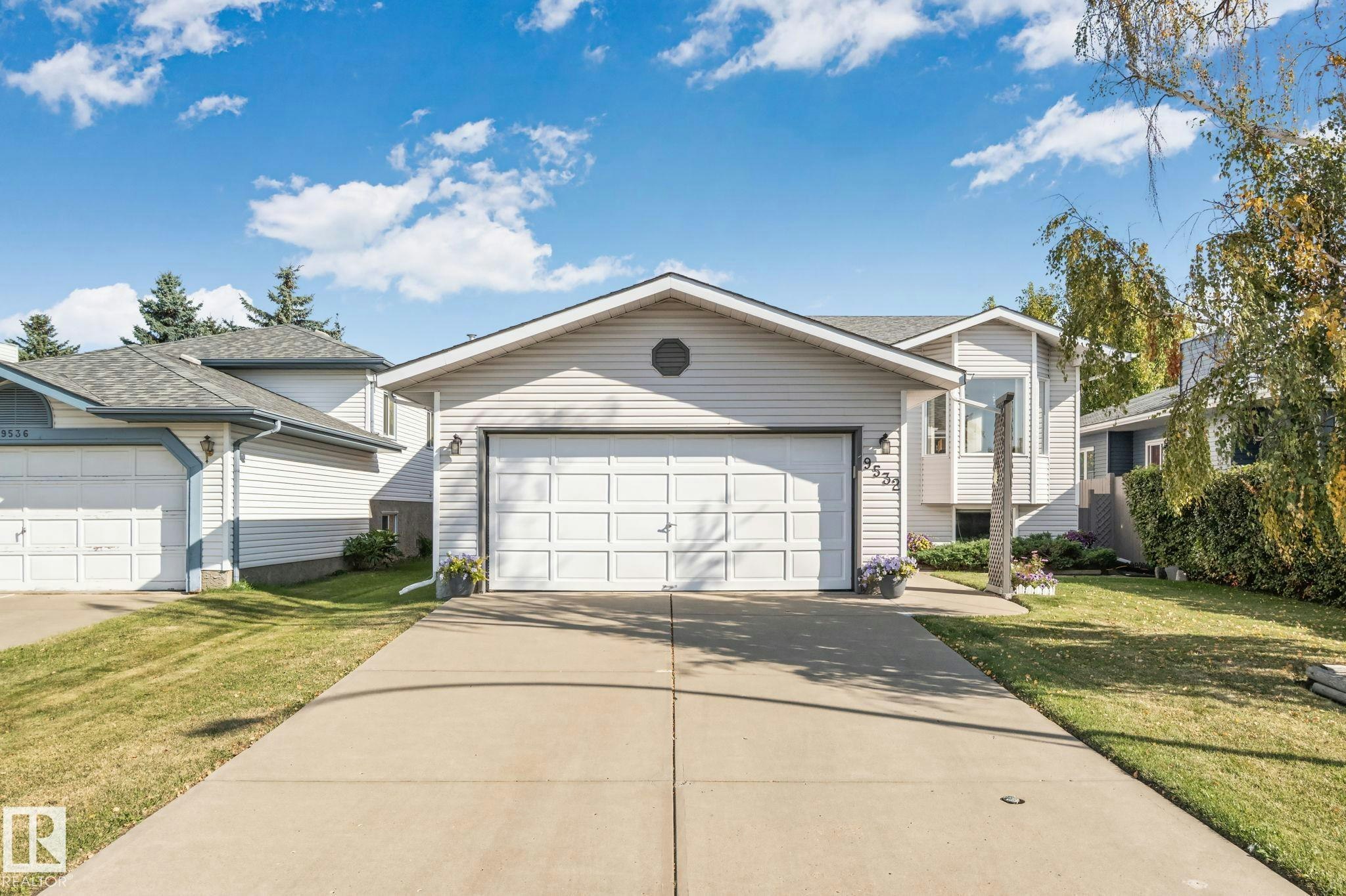 9532 175 Avenue NW, Edmonton, AB, T5Z 2B6