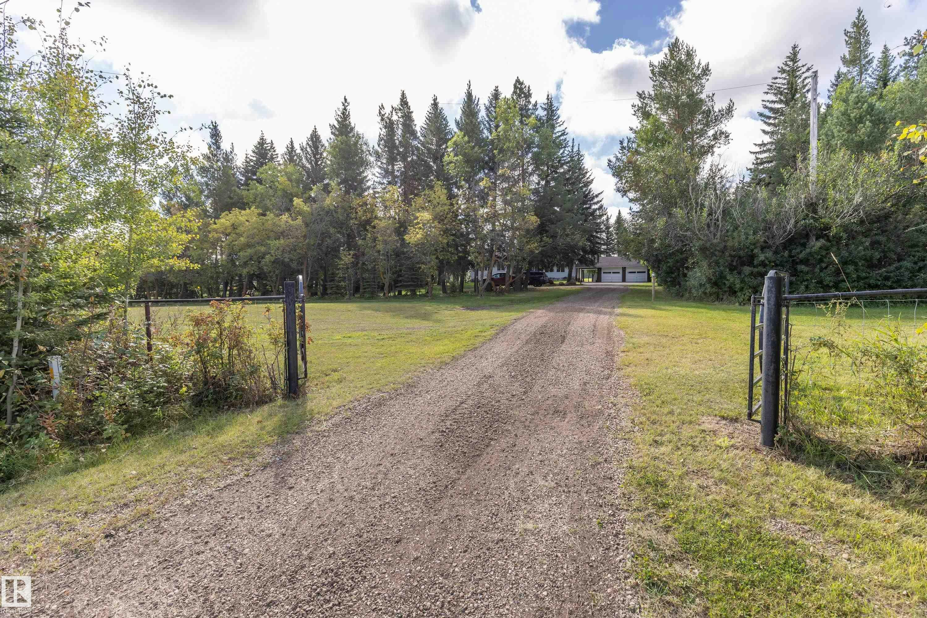 21557 Wye Road, Rural Strathcona County, AB, T8E 2J2