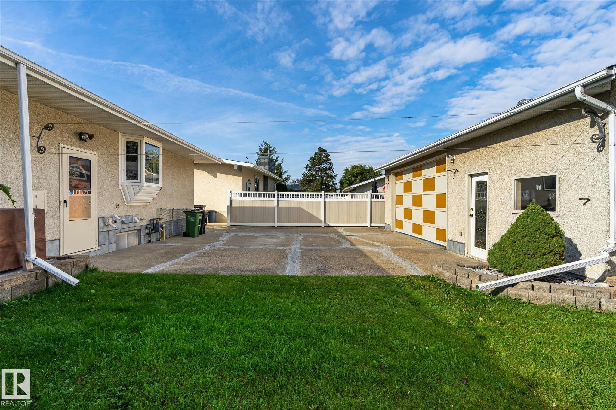 7612 40 Avenue, Edmonton, AB, T6K 0X5 - 43