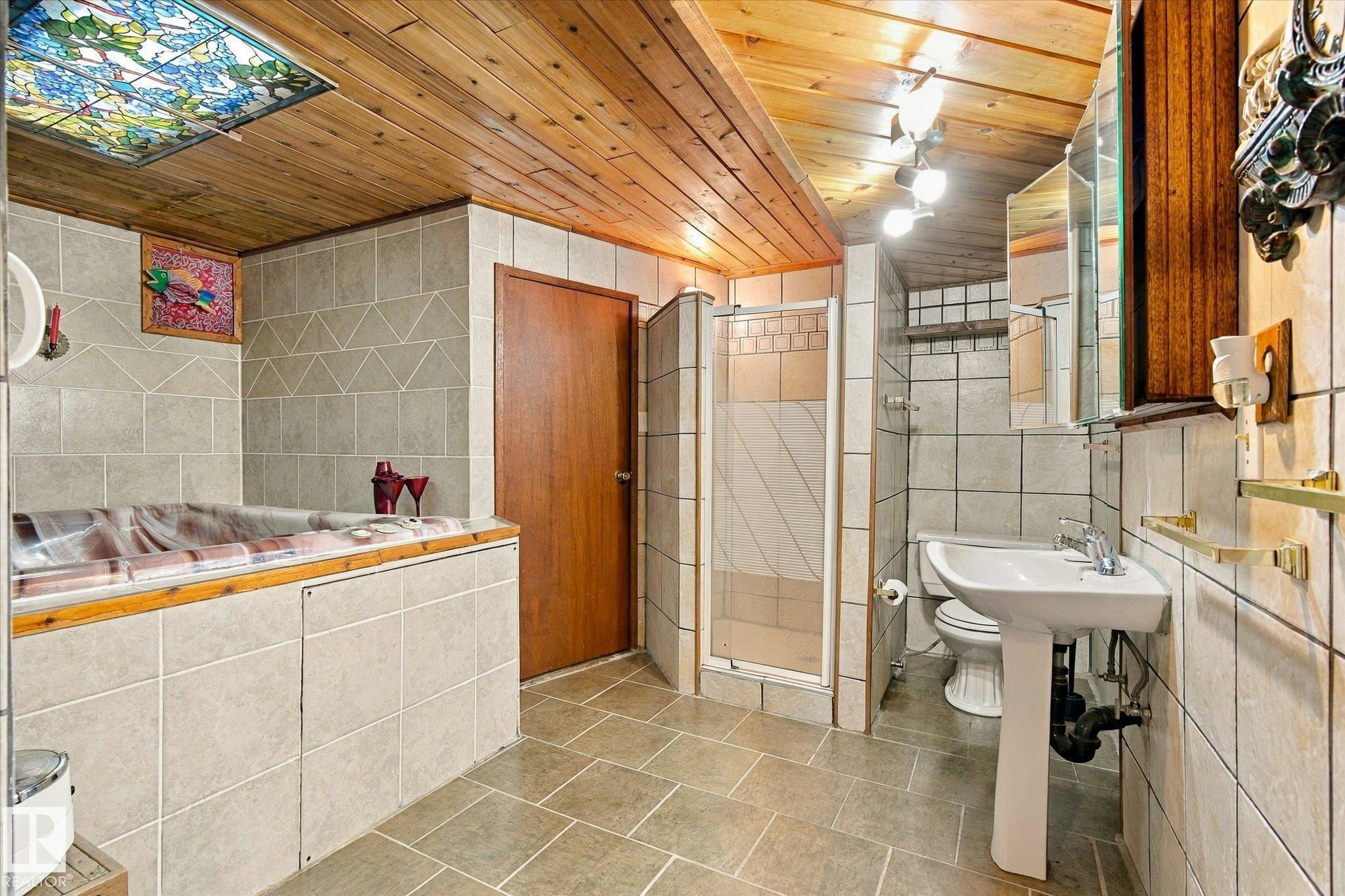 7612 40 Avenue, Edmonton, AB, T6K 0X5 - 34