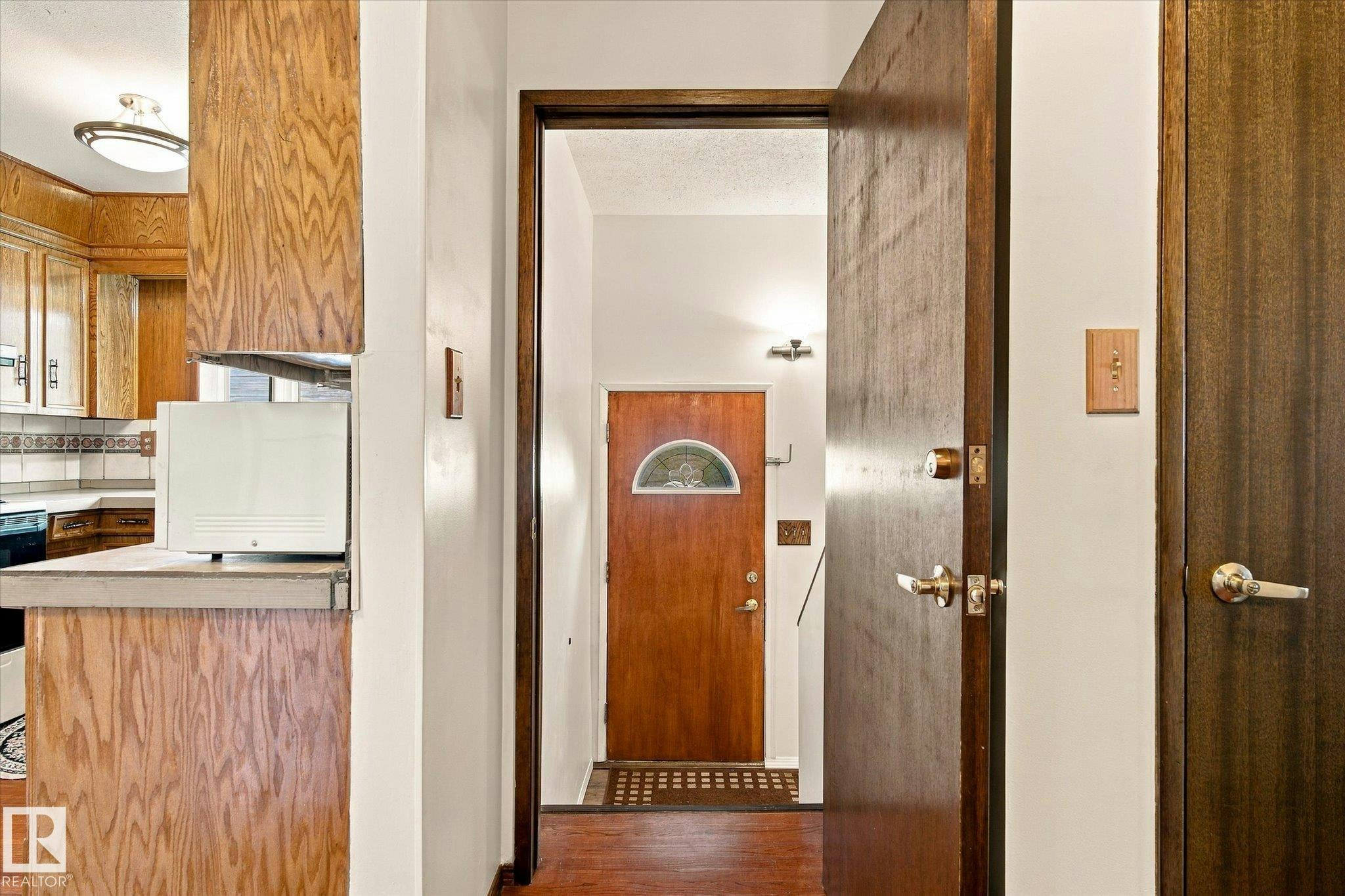 7612 40 Avenue, Edmonton, AB, T6K 0X5 - 25