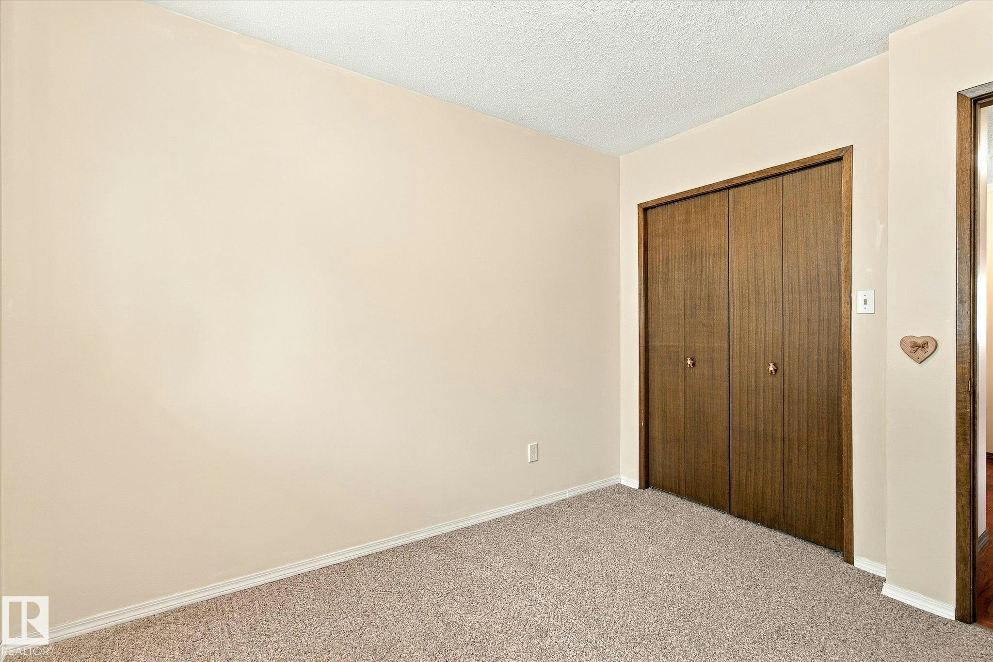7612 40 Avenue, Edmonton, AB, T6K 0X5 - 23