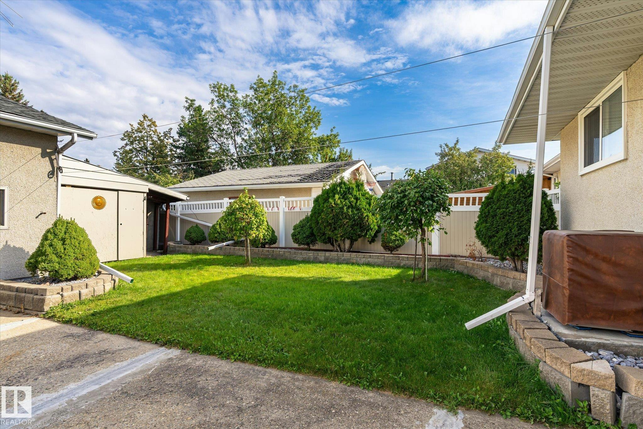 7612 40 Avenue, Edmonton, AB, T6K 0X5 - 49