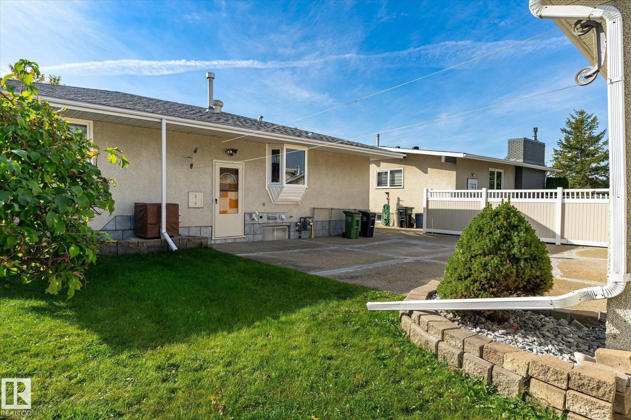 7612 40 Avenue, Edmonton, AB, T6K 0X5 - 42
