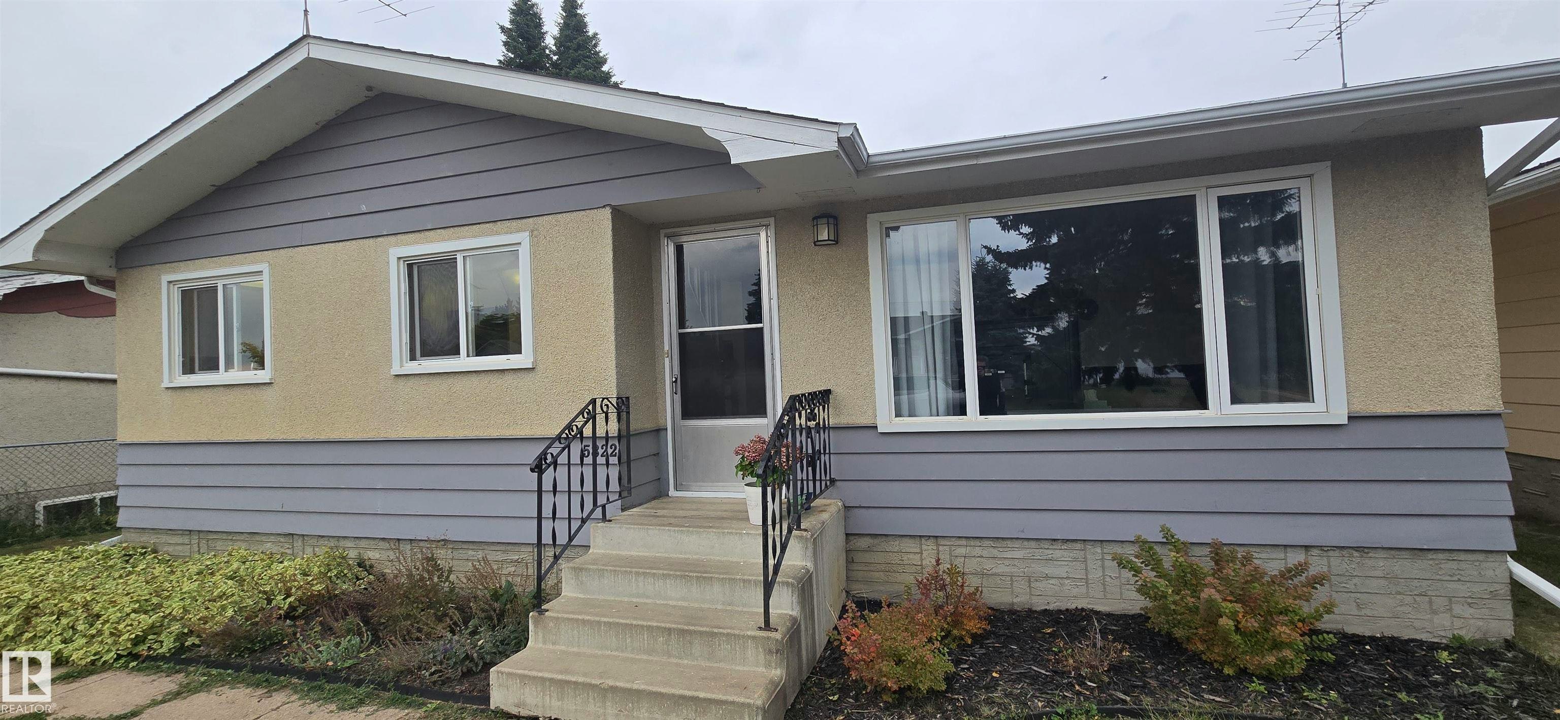 5822 51 Street, Vegreville, AB, T9C 1H9