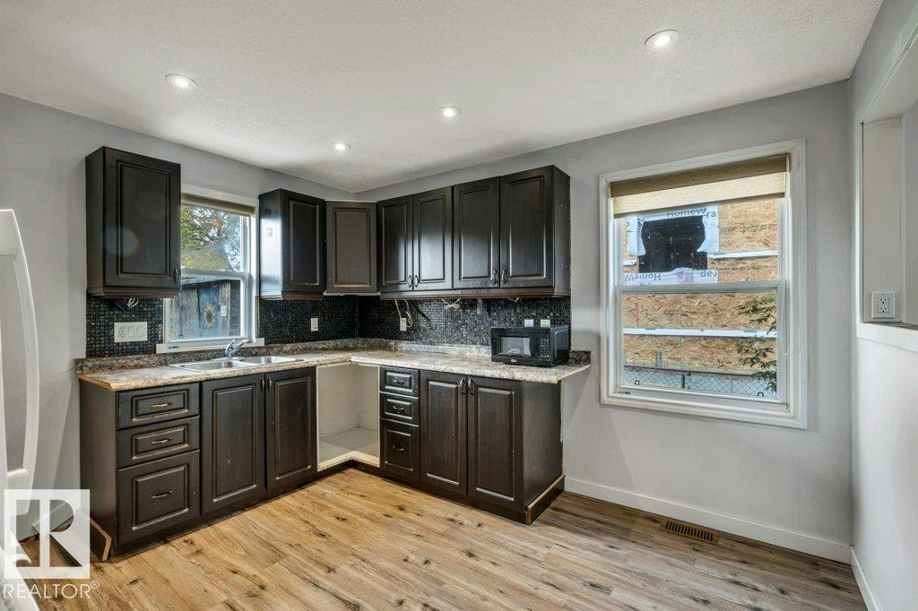 12210 49 Street, Edmonton, AB, T5W 3A8 - 12
