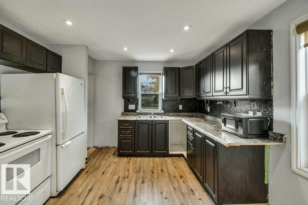 12210 49 Street, Edmonton, AB, T5W 3A8 - 11