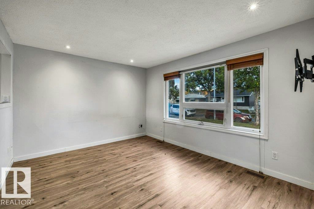 12210 49 Street, Edmonton, AB, T5W 3A8 - 8
