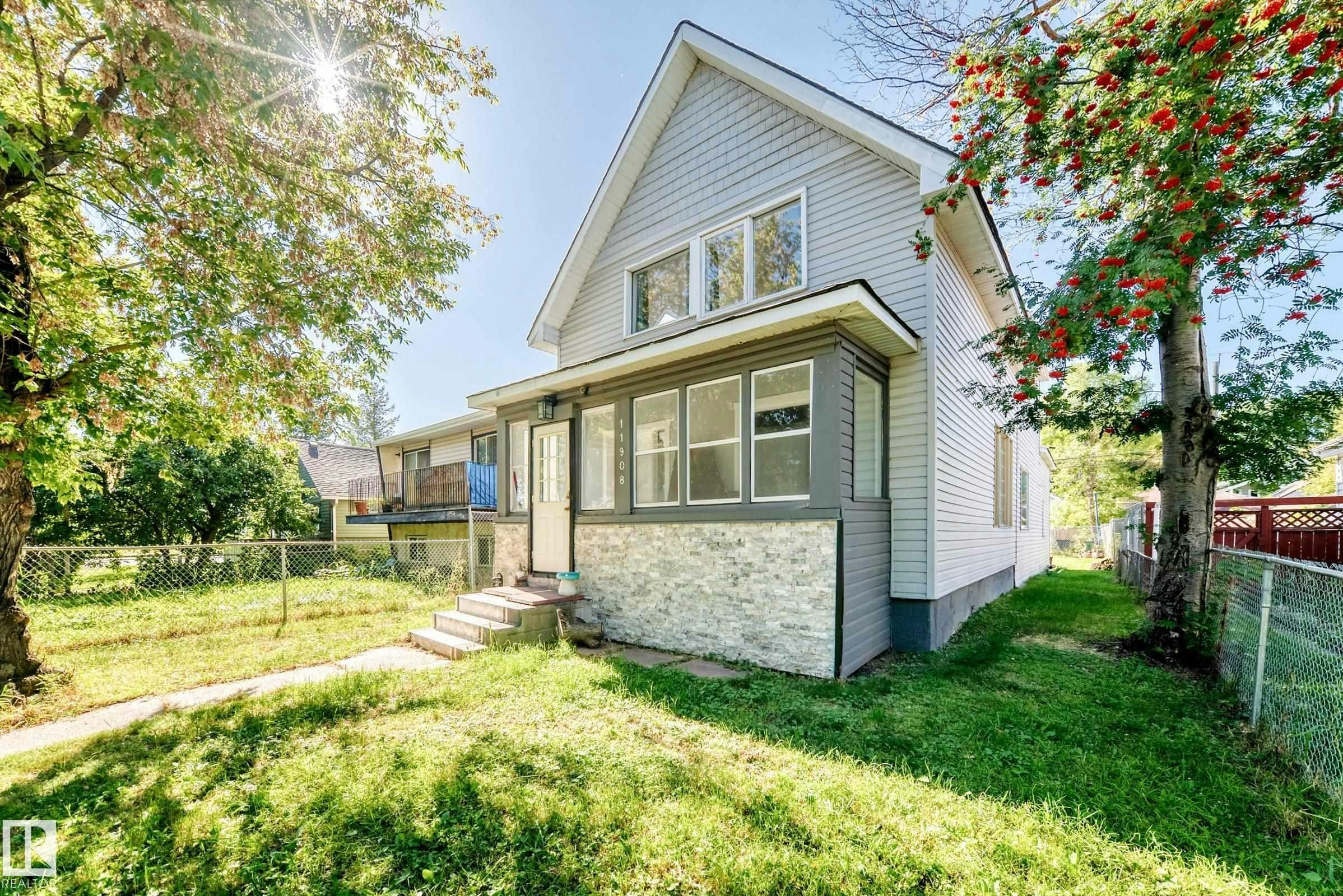 11908 77 Street, Edmonton, AB, T5B 2G4