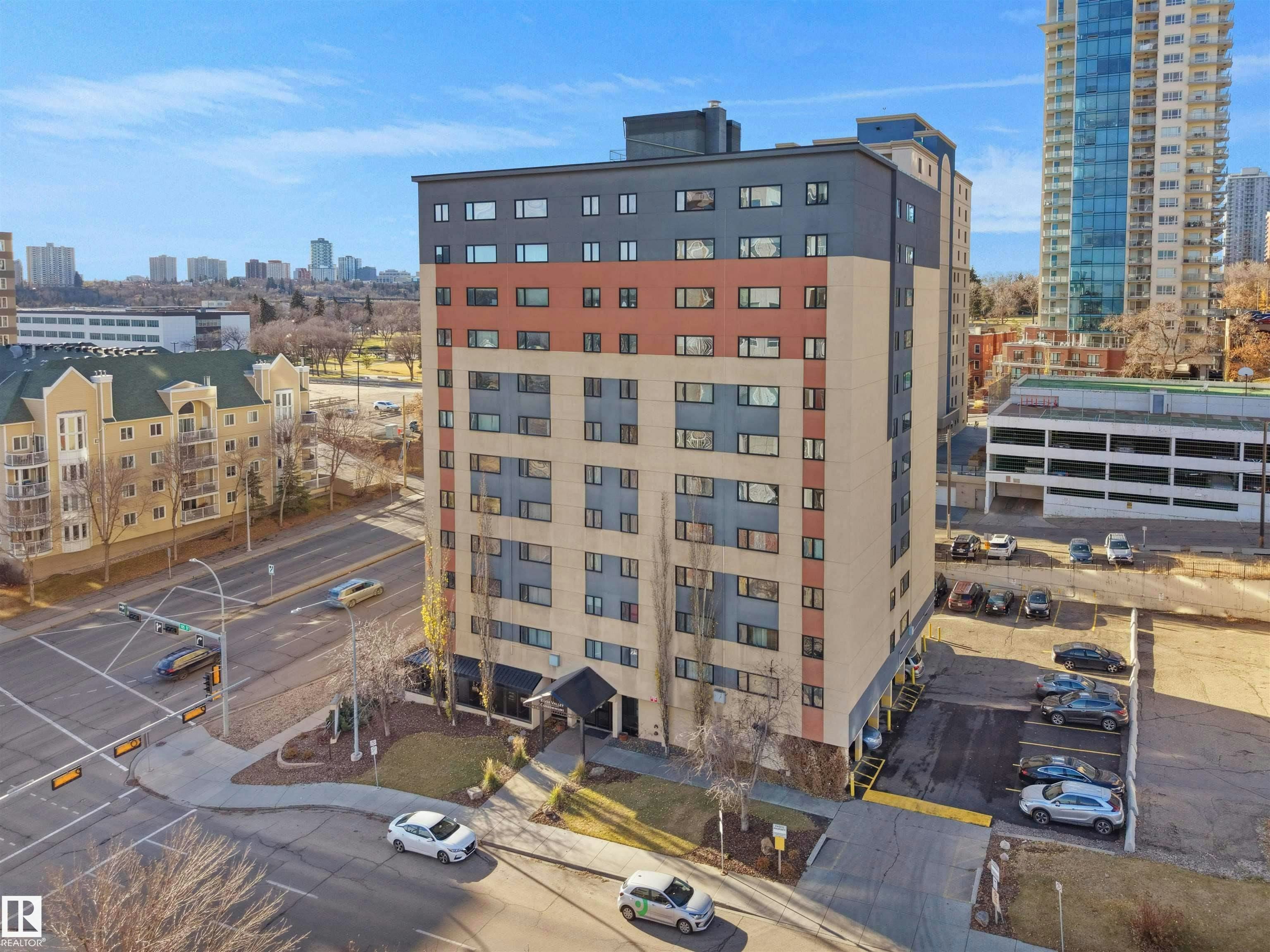 403-9710 105 Street, Edmonton, AB, T5K 1A4