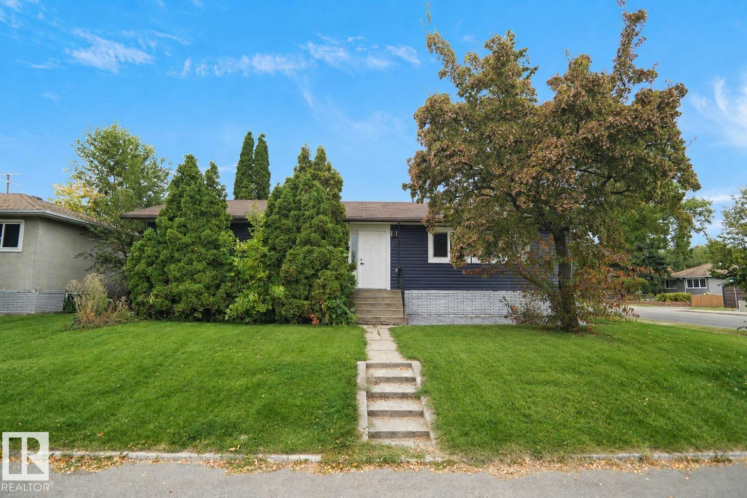 7501 95 Avenue, Edmonton, AB, T6C 1X4