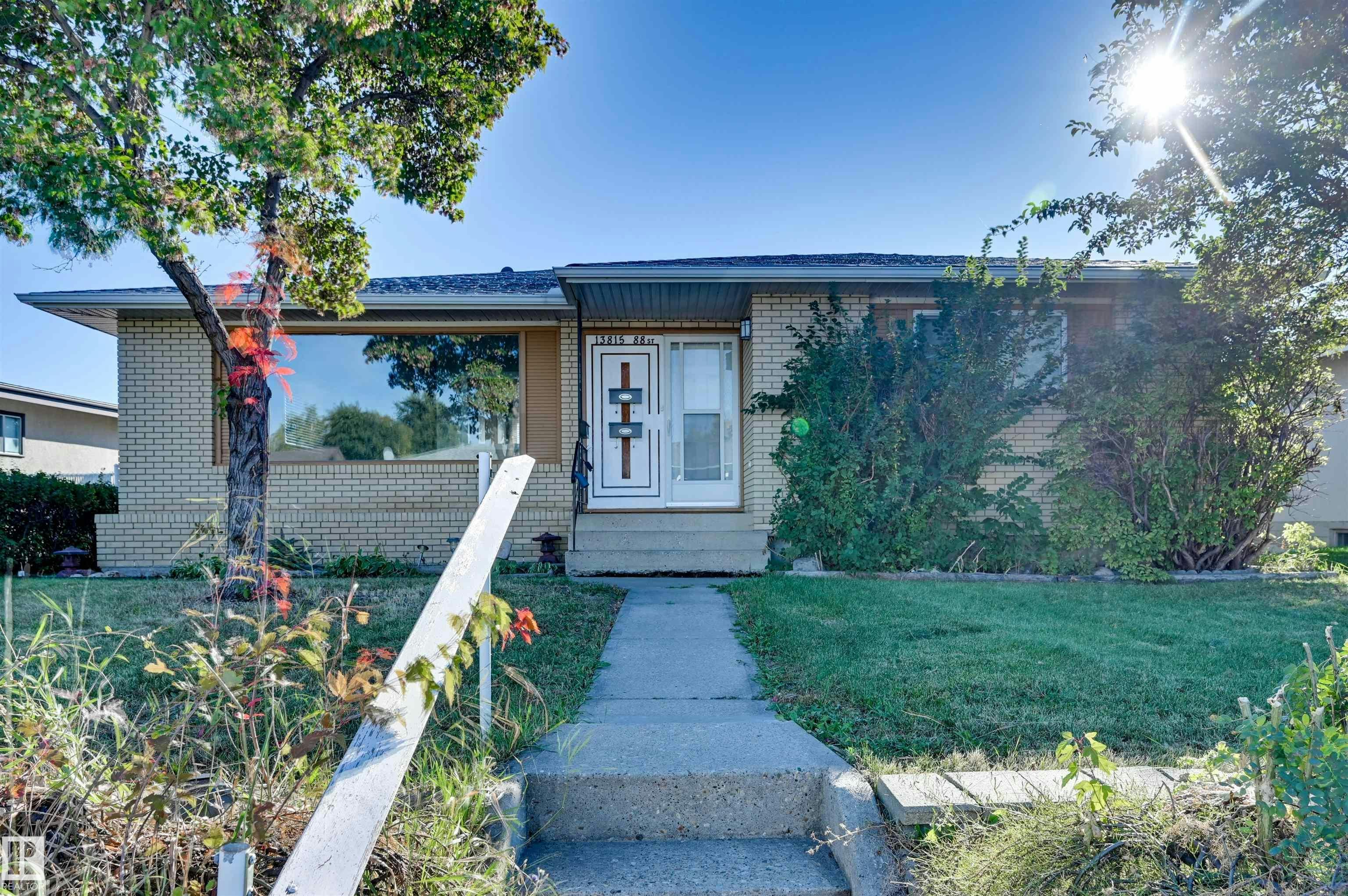 13815 88 Street, Edmonton, AB, T5E 3J1