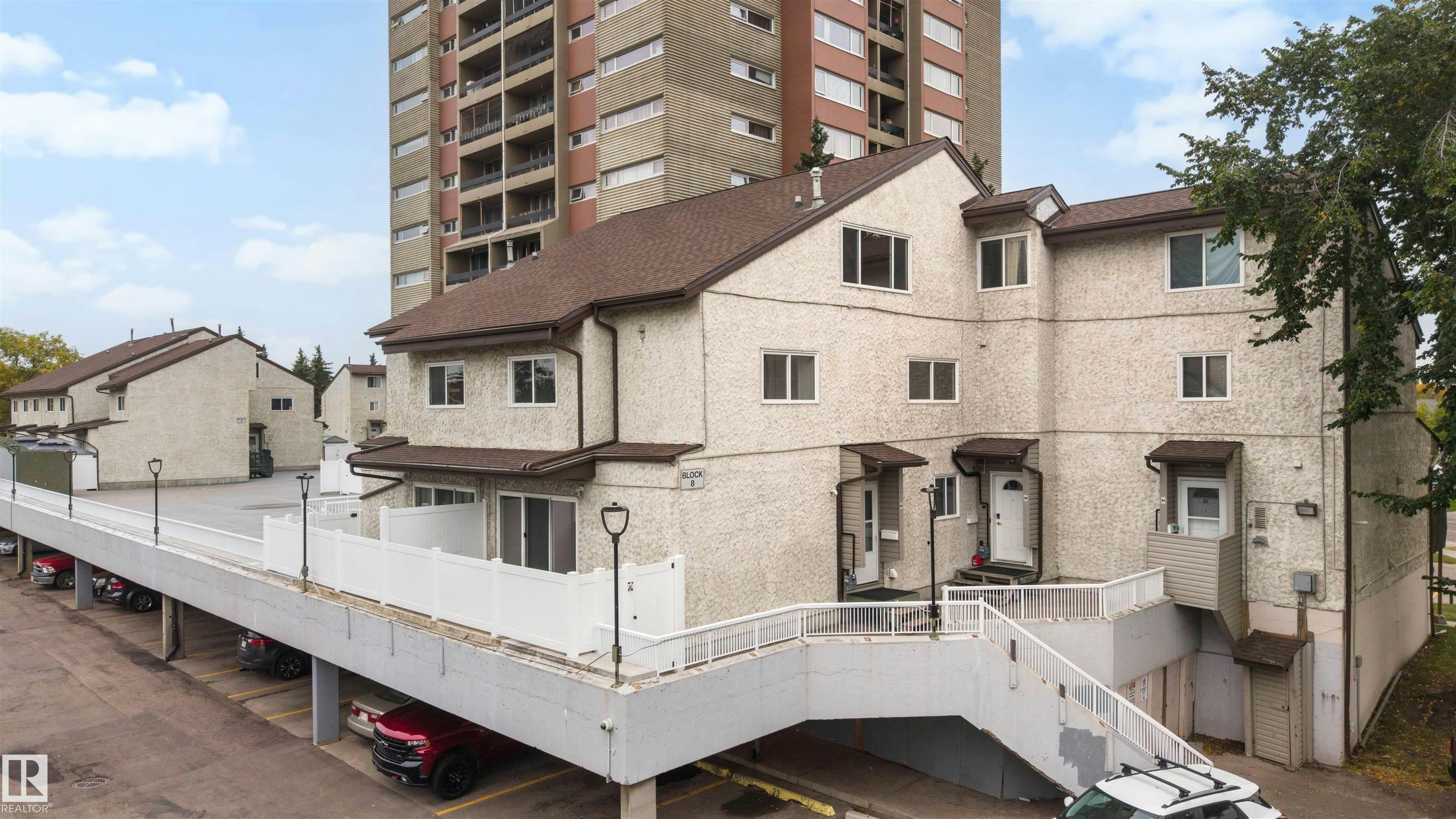 8C Meadowlark Village, Edmonton, AB, T5R 5X3