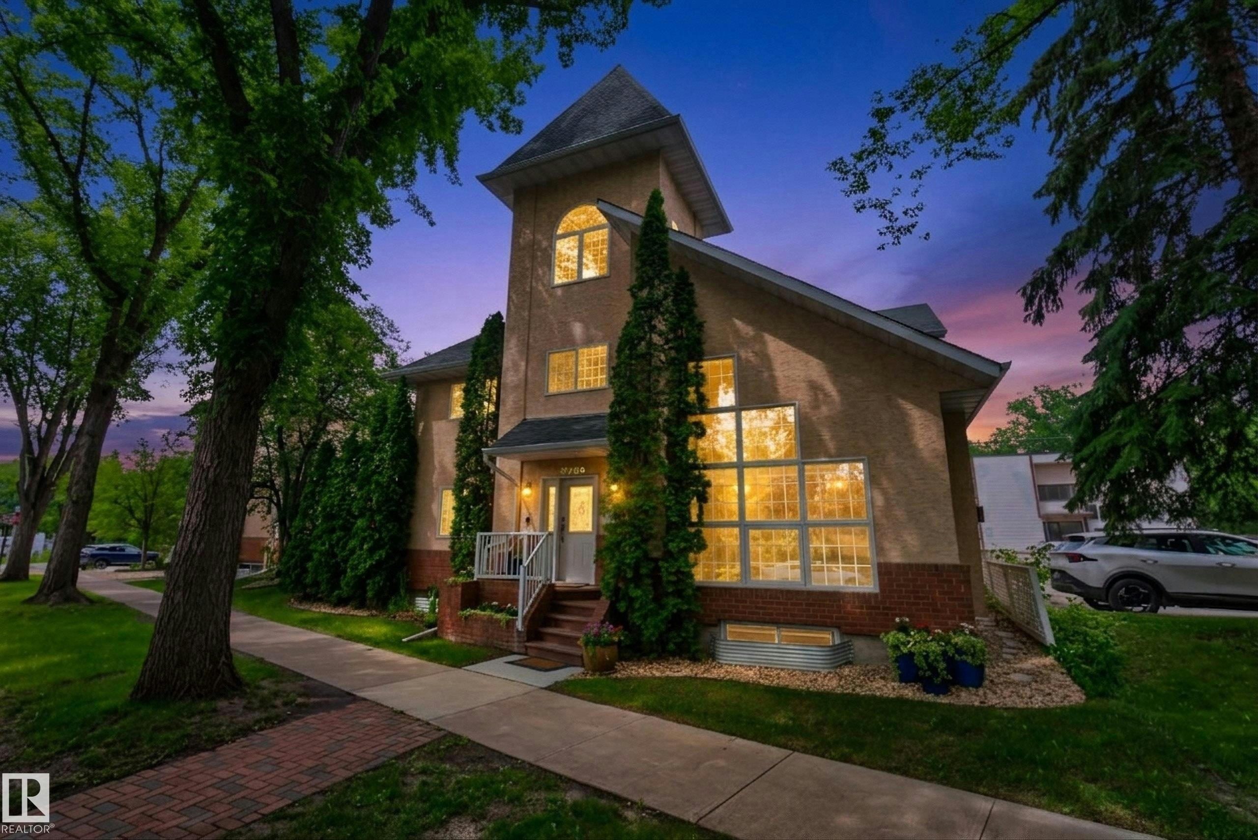 10746 University Avenue, Edmonton, AB, T6E 4P9