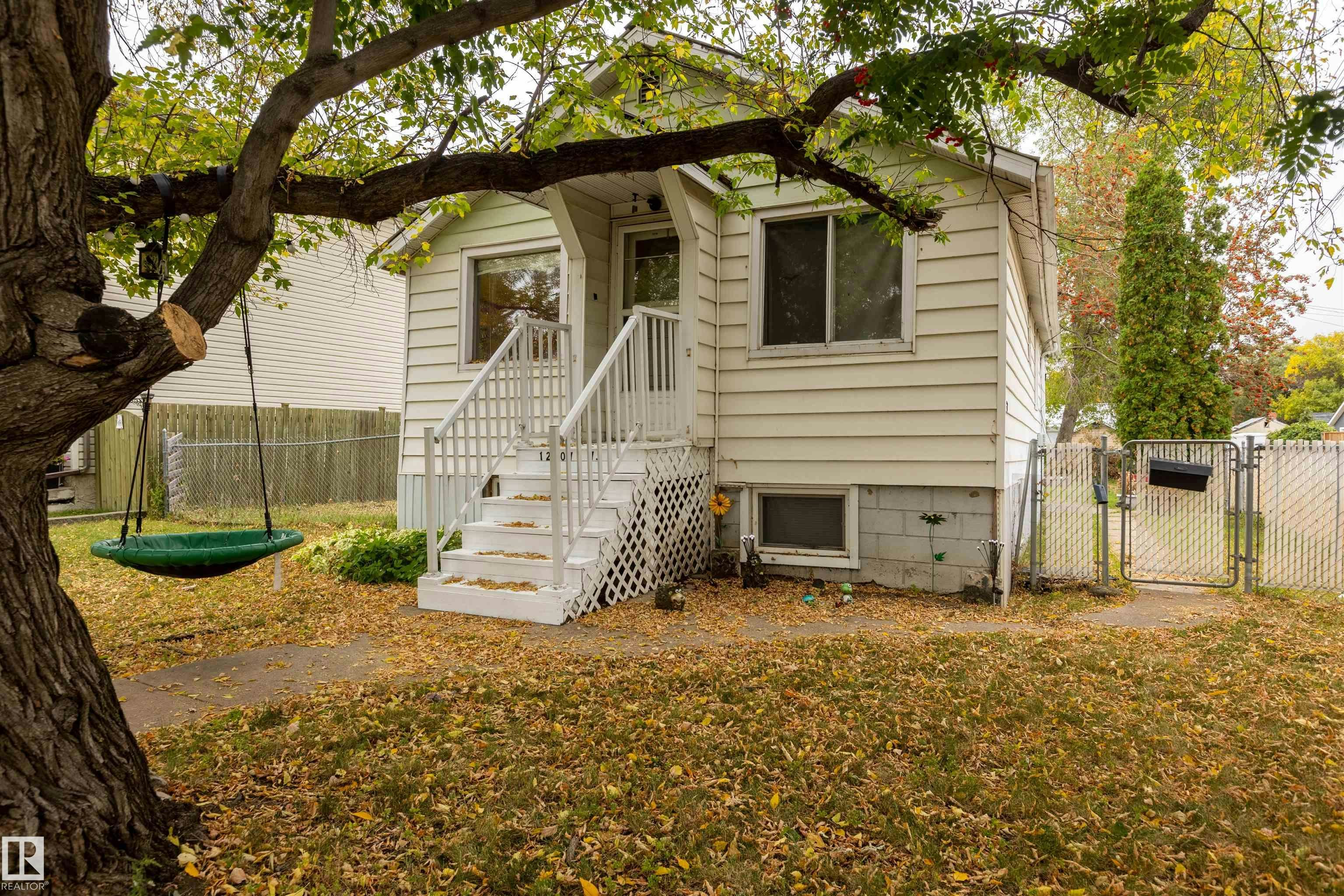 12707 73 Street, Edmonton, AB, T5C 0T1