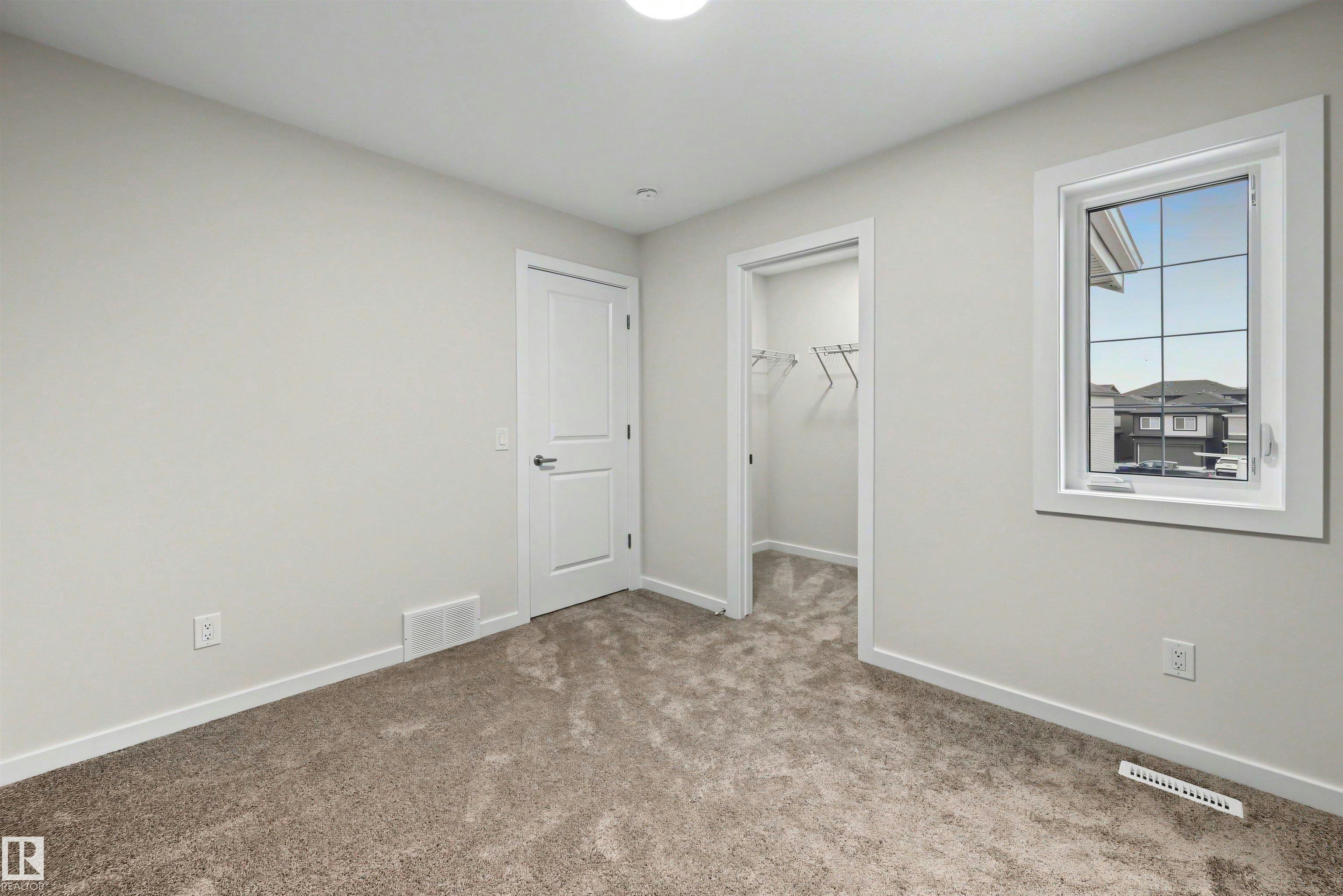 8419 226 Street, Edmonton, AB, T5T 7G7 - 35