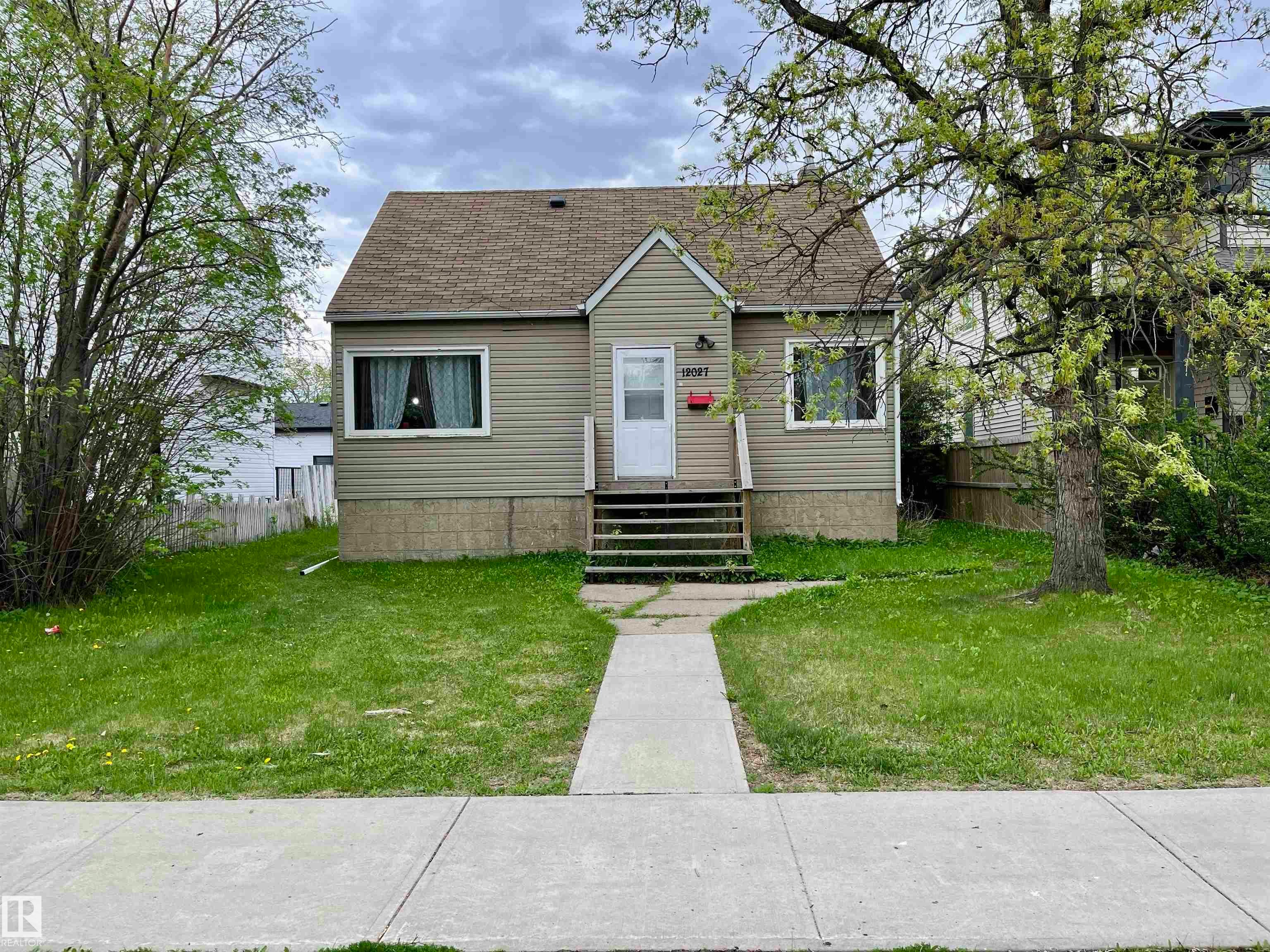 12027 124 Street, Edmonton, AB, T5L 0M8