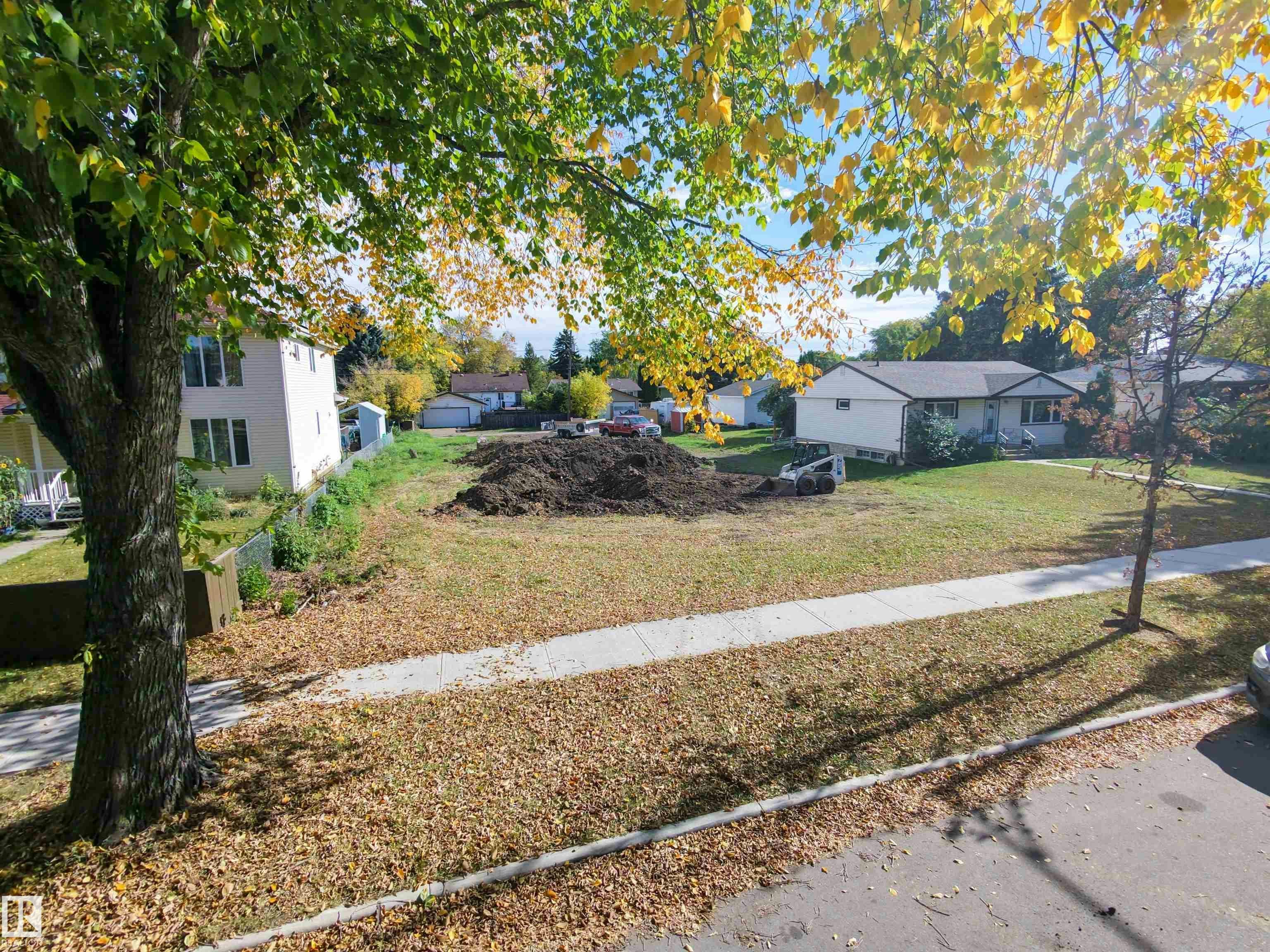 12421 79 Street, Edmonton, AB, T5B 2M2