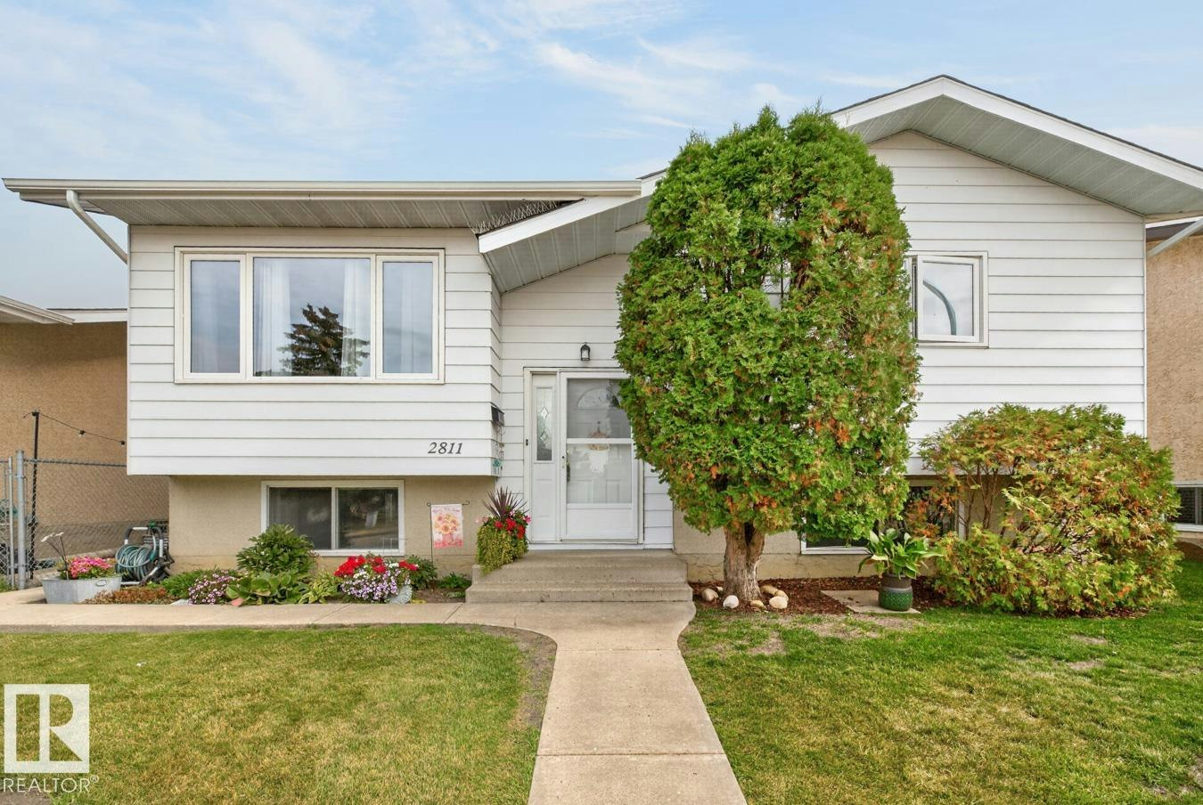 2811 37 Street NW, Edmonton, AB, T6L 4G4
