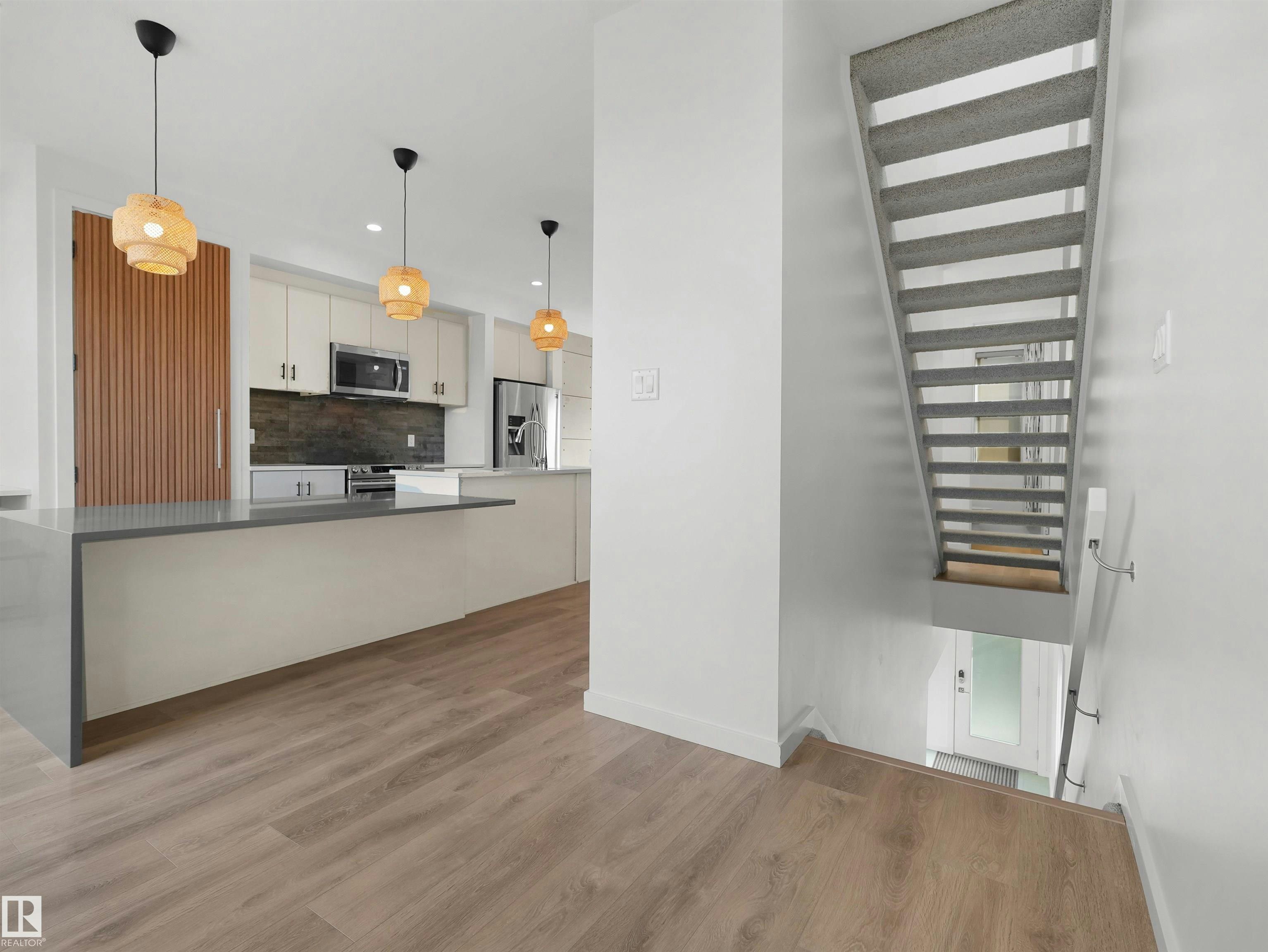 1704 Keene Crescent, Edmonton, AB, T6W 3W3