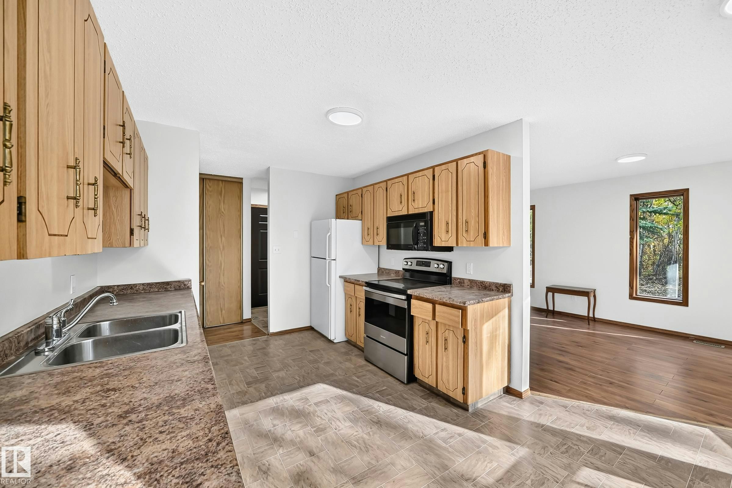 100-23016 Twp Rd 504 - 5