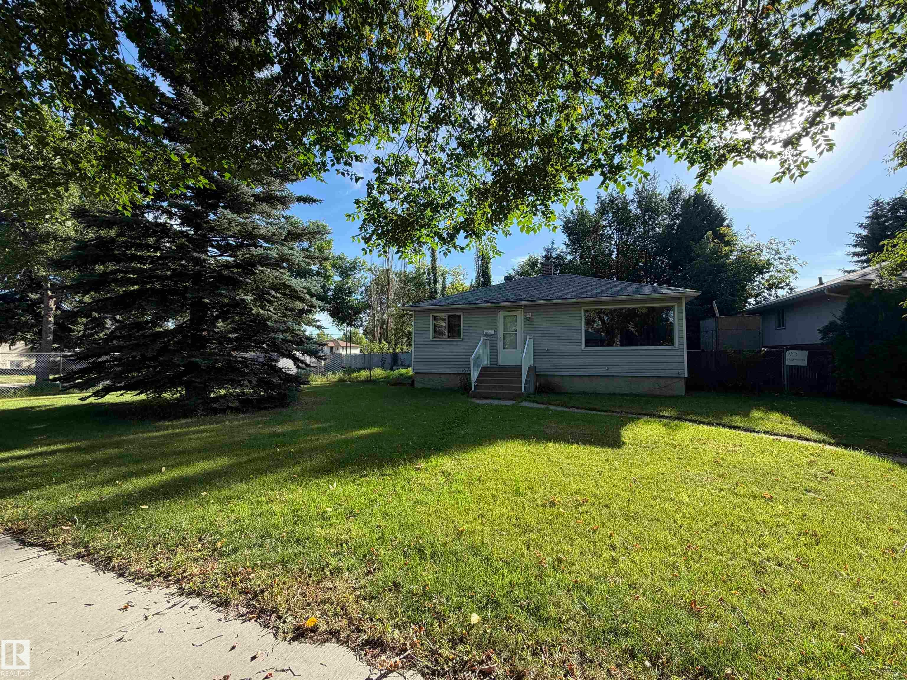 12245 81 Street, Edmonton, AB, T5B 2T2