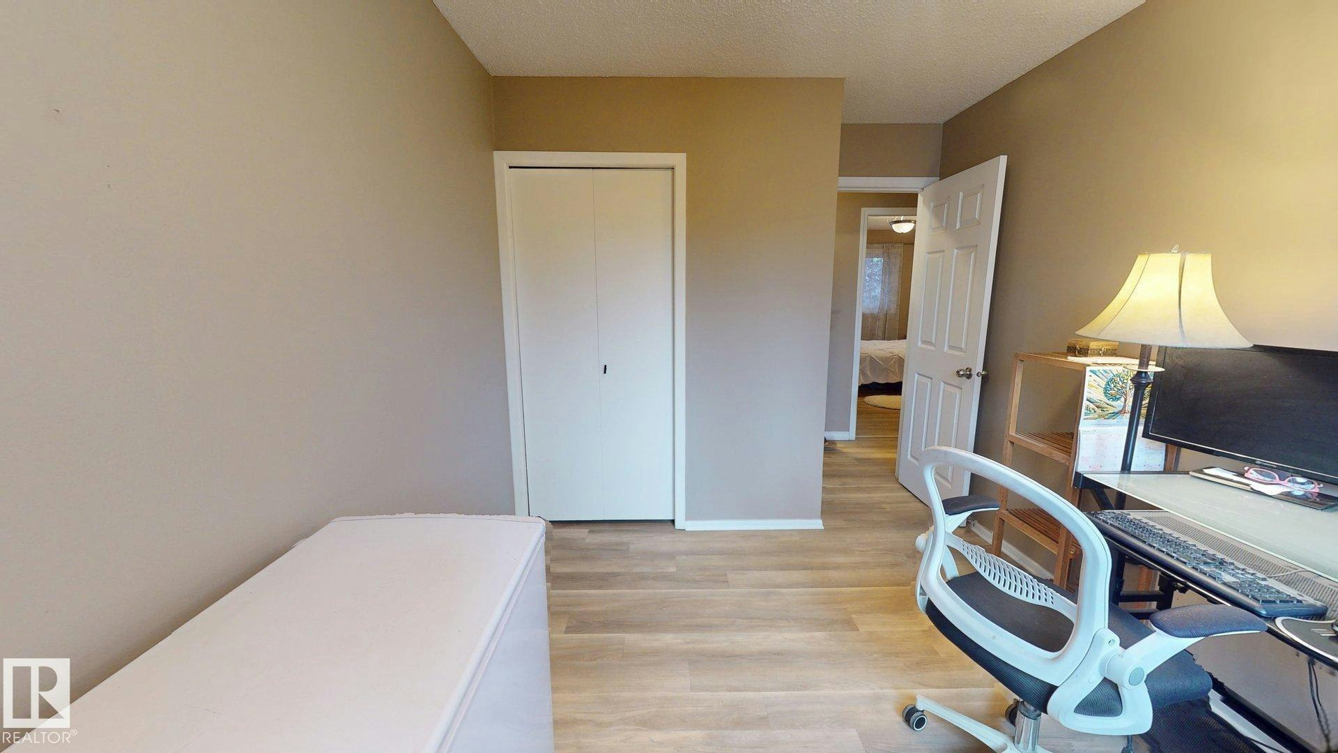9813 152 Street, Edmonton, AB, T5P 1X2 - 17