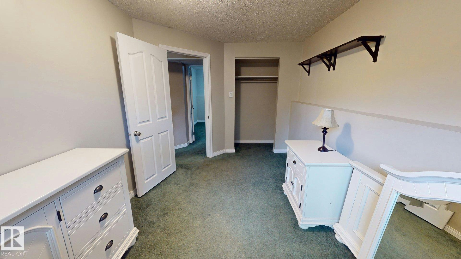 9813 152 Street, Edmonton, AB, T5P 1X2 - 30