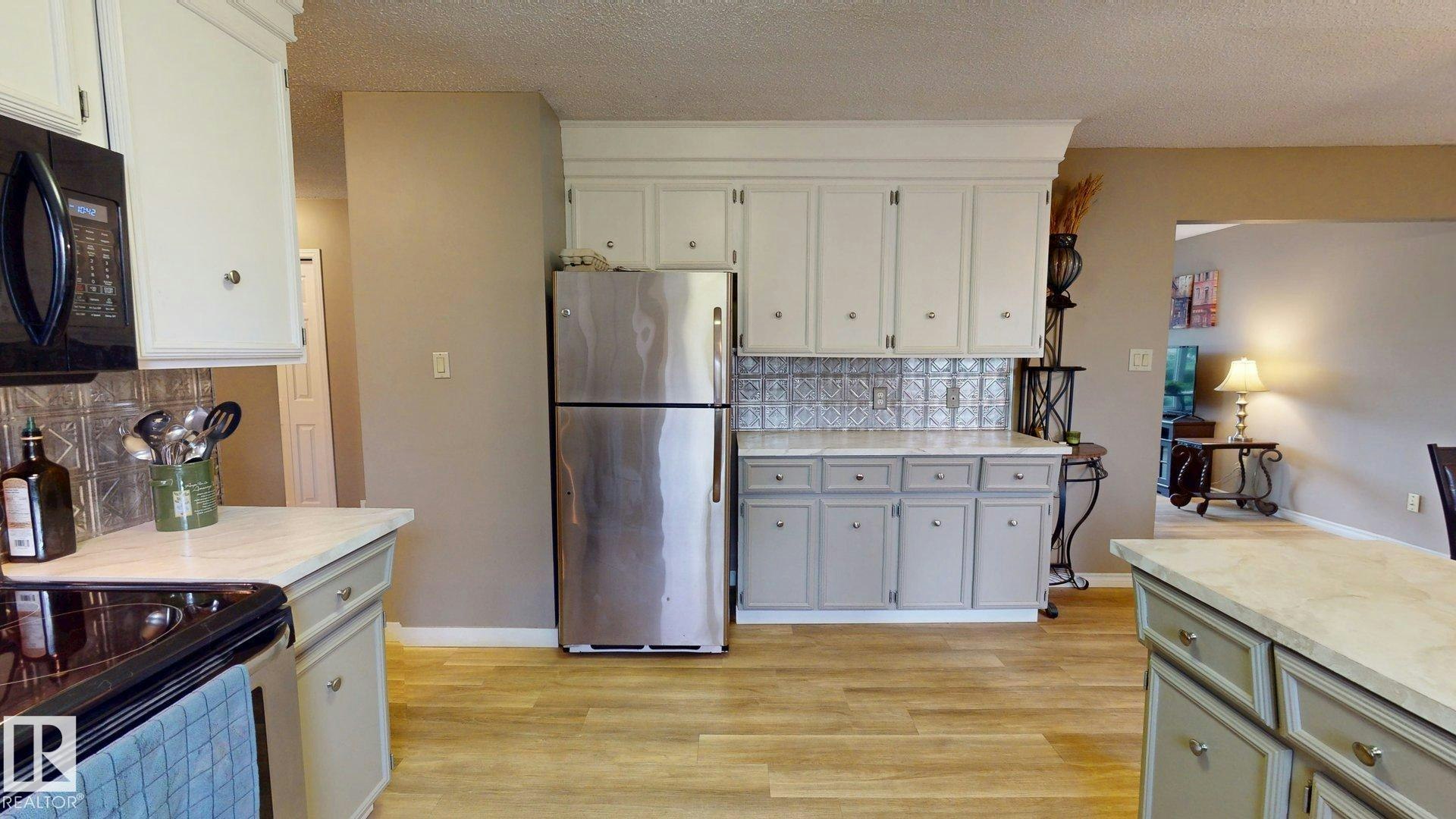 9813 152 Street, Edmonton, AB, T5P 1X2 - 9
