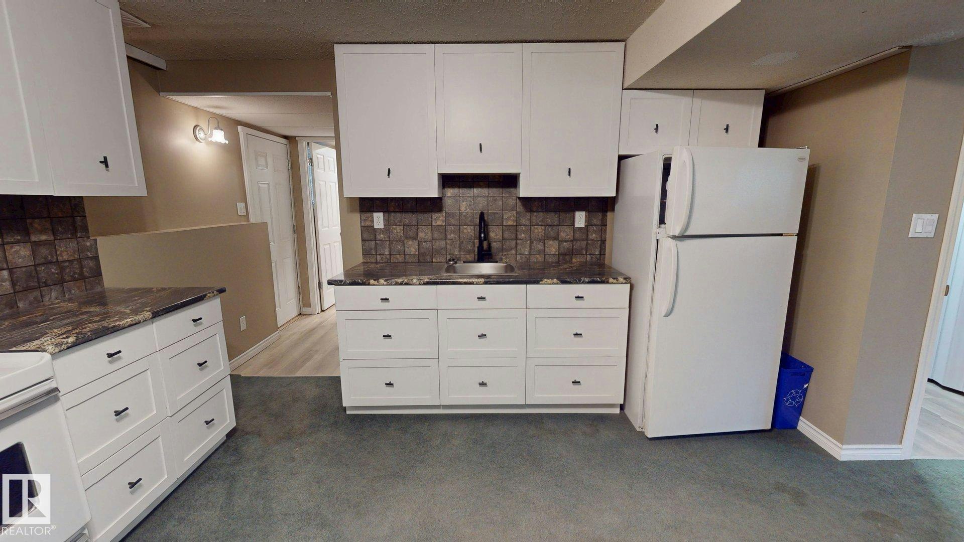 9813 152 Street, Edmonton, AB, T5P 1X2 - 21