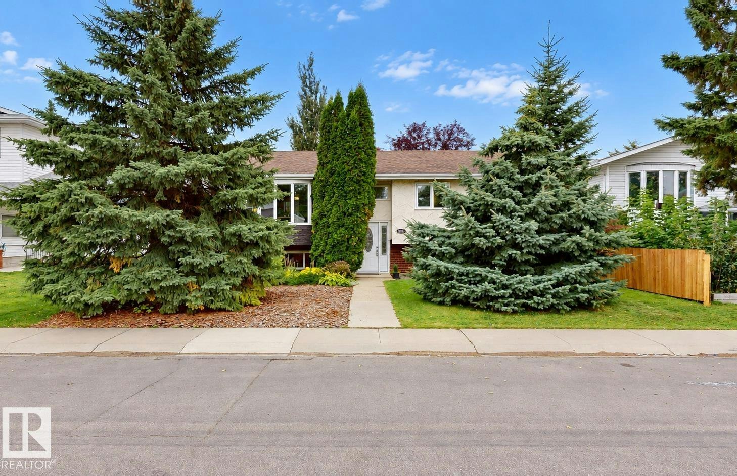 9813 152 Street, Edmonton, AB, T5P 1X2