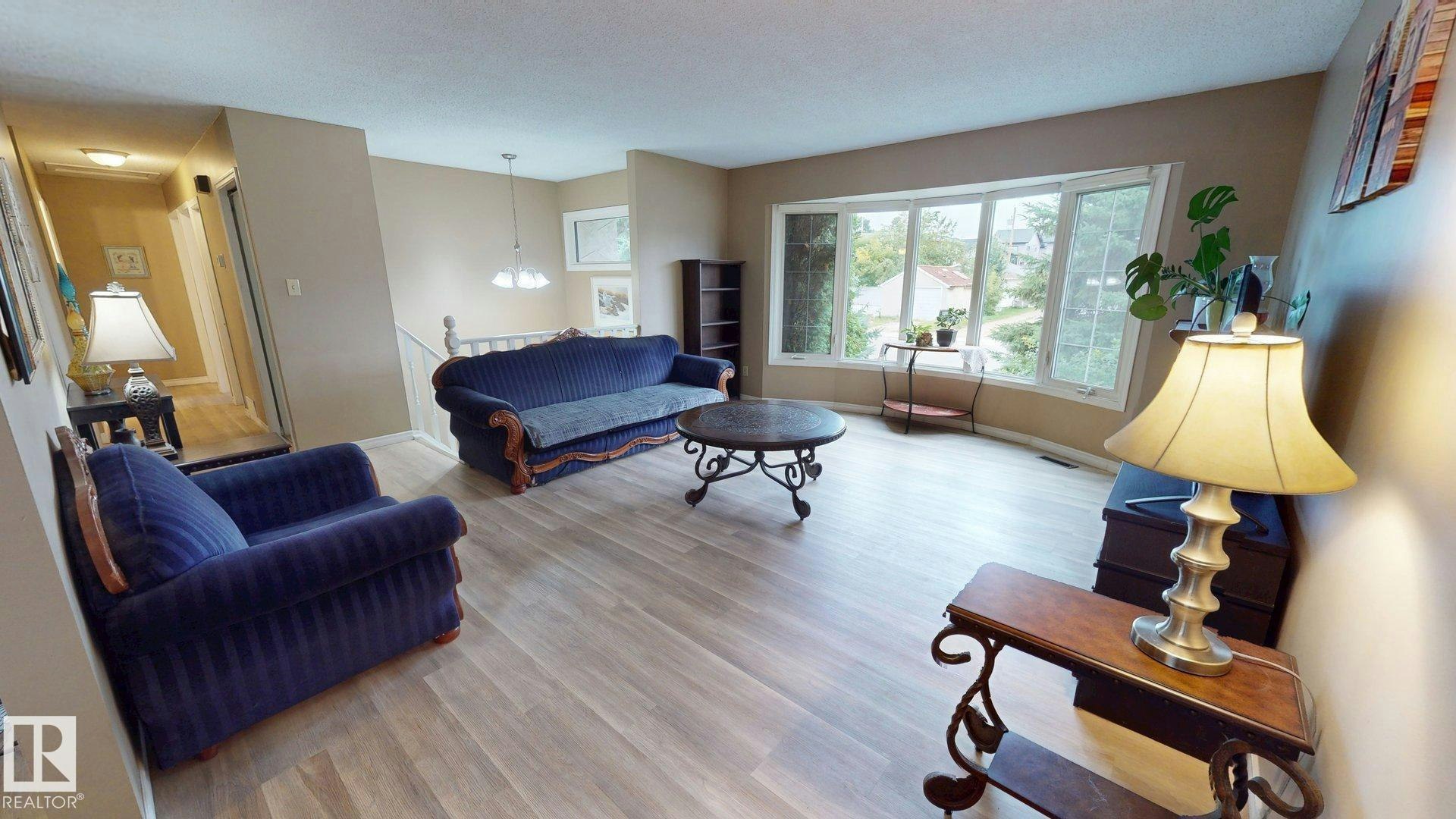 9813 152 Street, Edmonton, AB, T5P 1X2 - 4