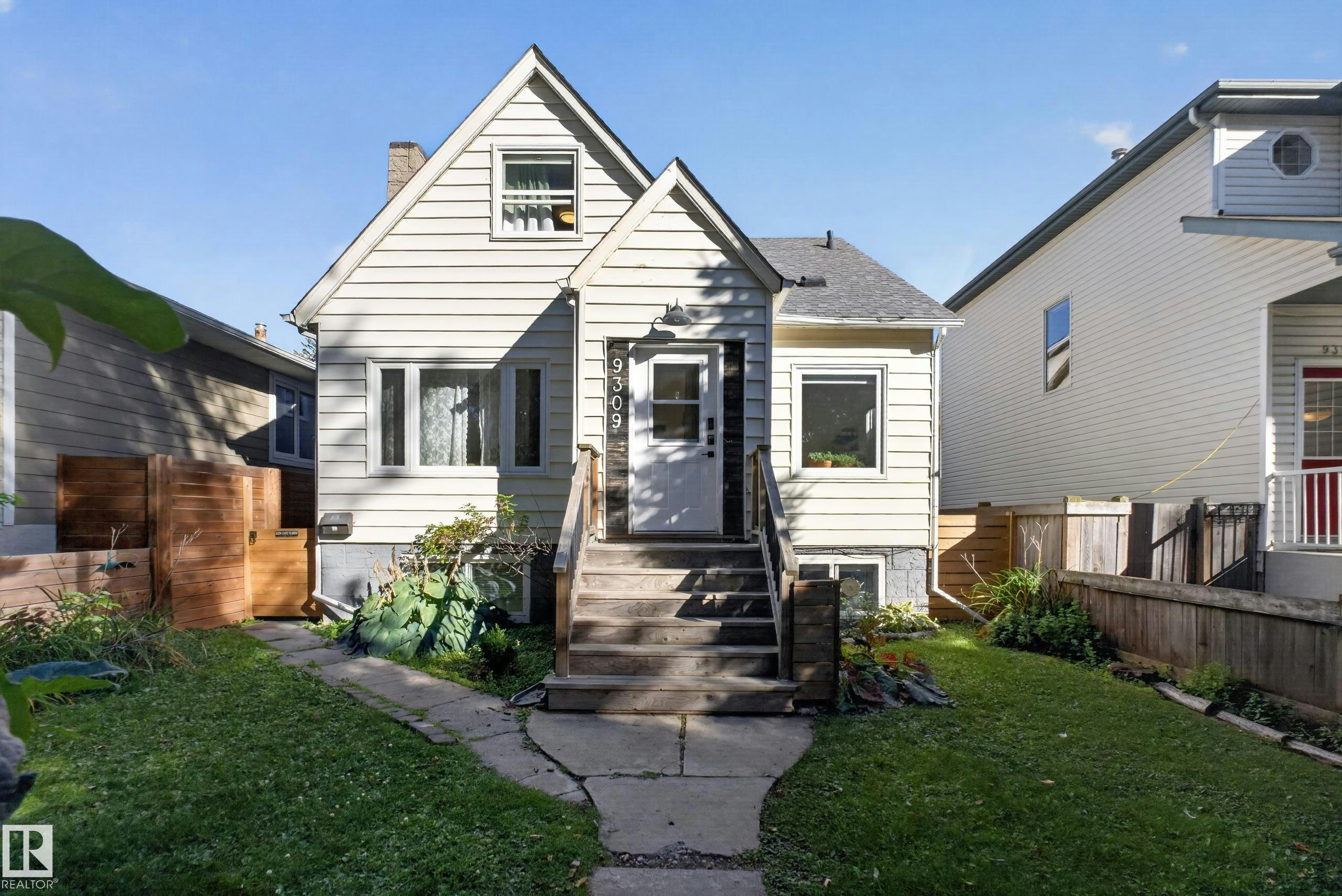 9309 95 Street, Edmonton, AB, T6C 3X1