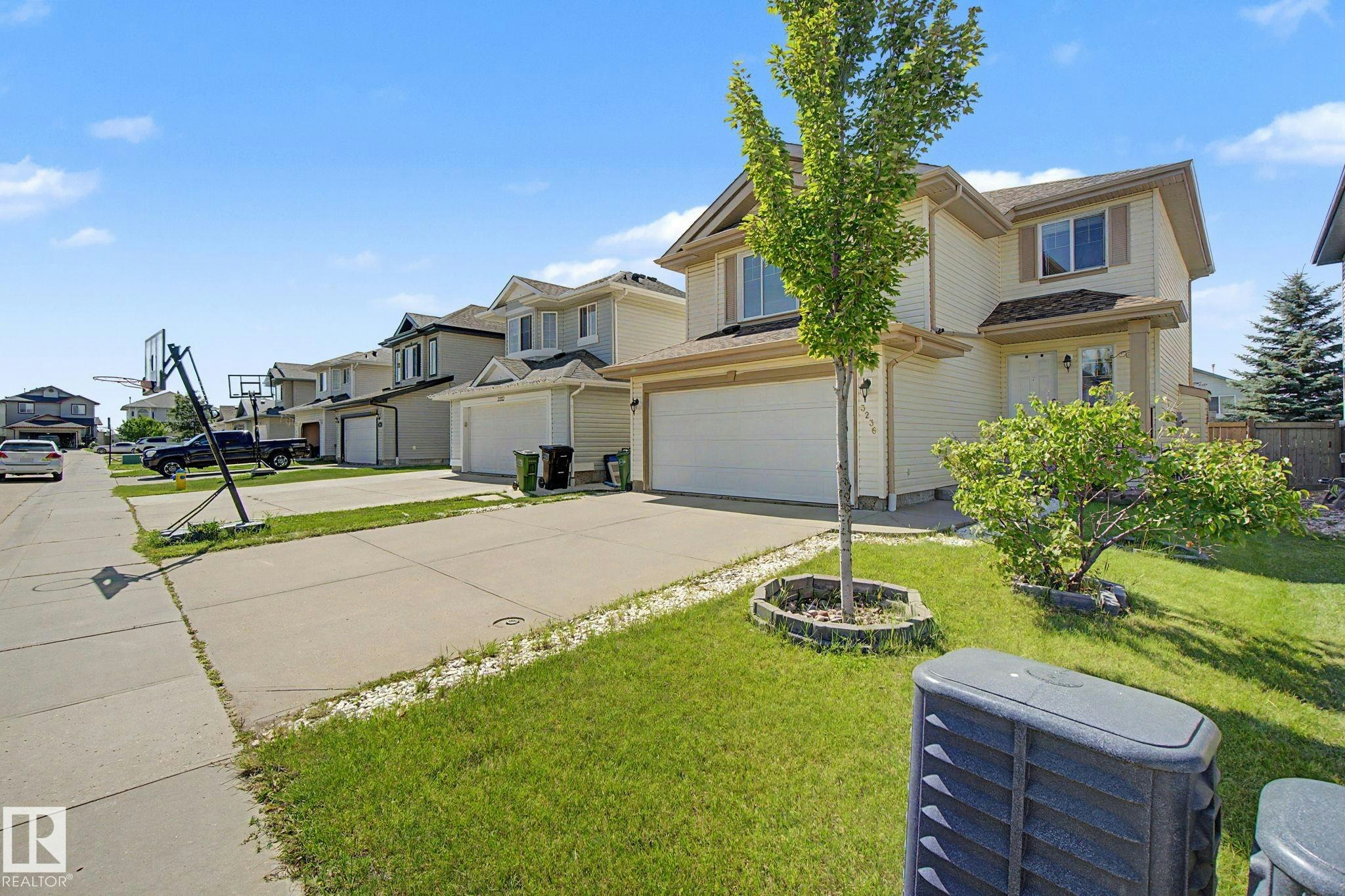 3236 21 Street, Edmonton, AB, T6T 0A8