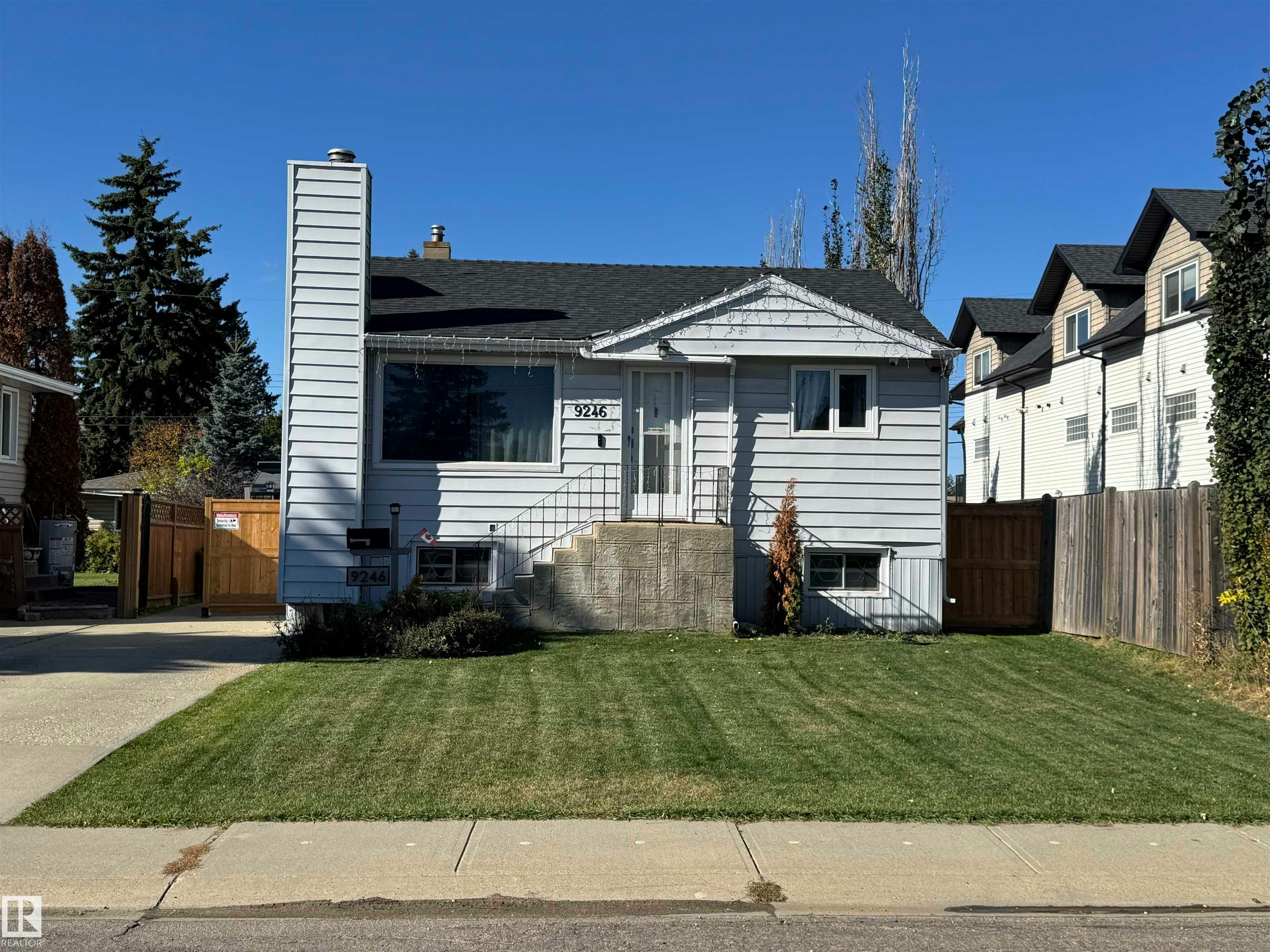 9246 154 Street, Edmonton, AB, T5R 1T5