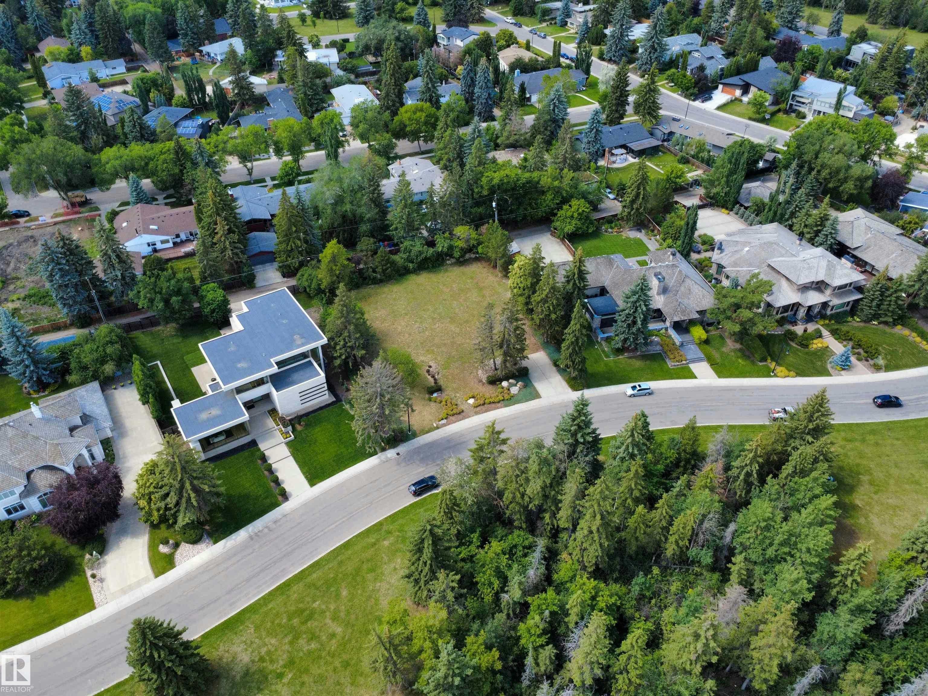 9716 Riverside Drive, Edmonton, AB, T5N 3M6