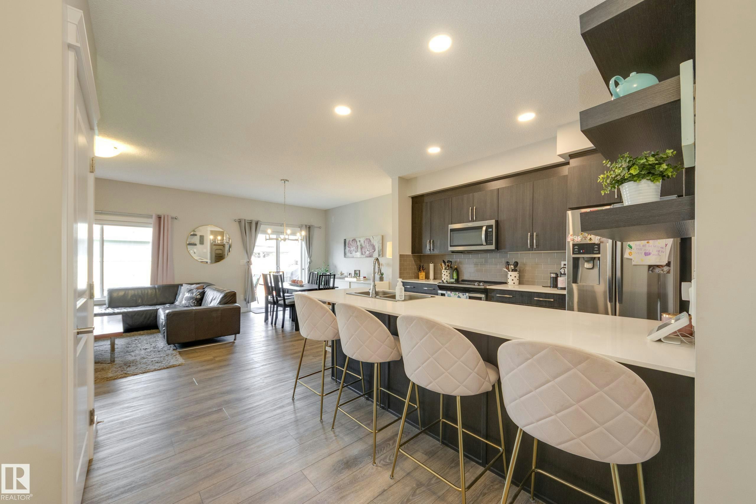 9932 223 Street, Edmonton, AB, T5T 7L7