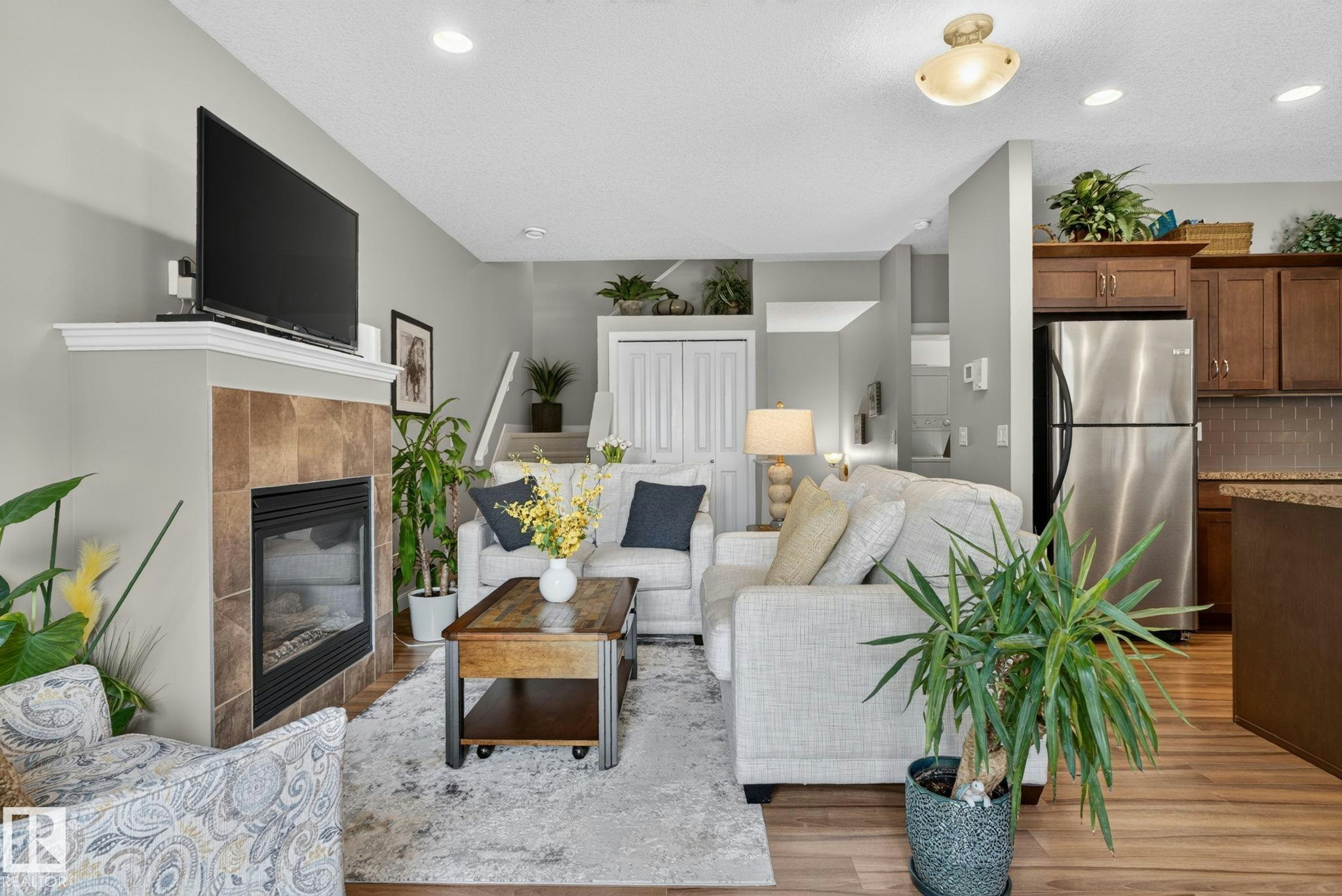 91-7293 South Terwillegar Drive - 4
