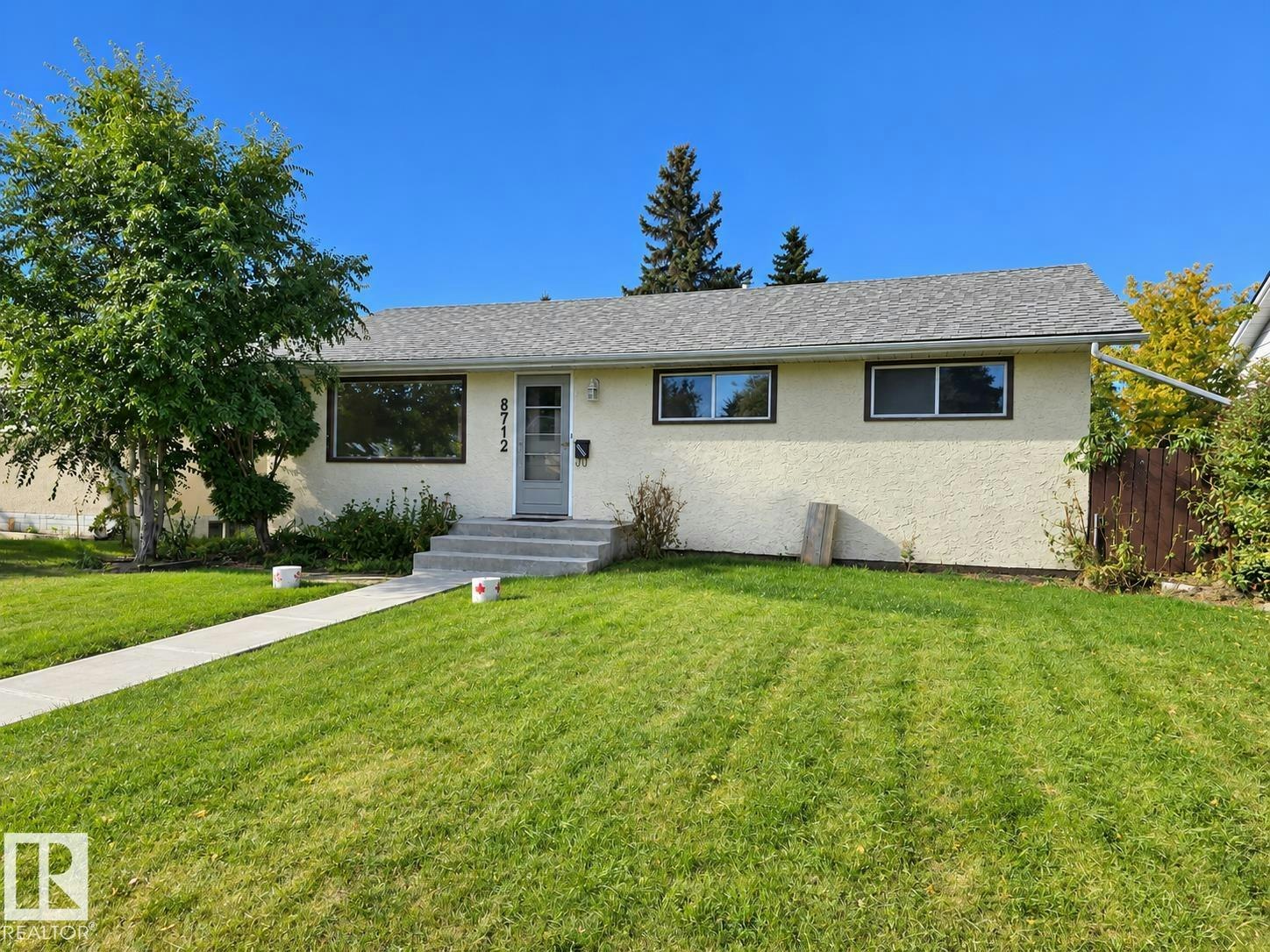 8712 162 Street, Edmonton, AB, T5R 2M1