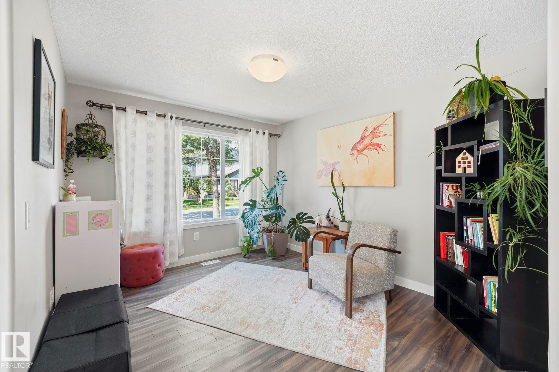 10245 152 Street, Edmonton, AB, T5P 1Y3