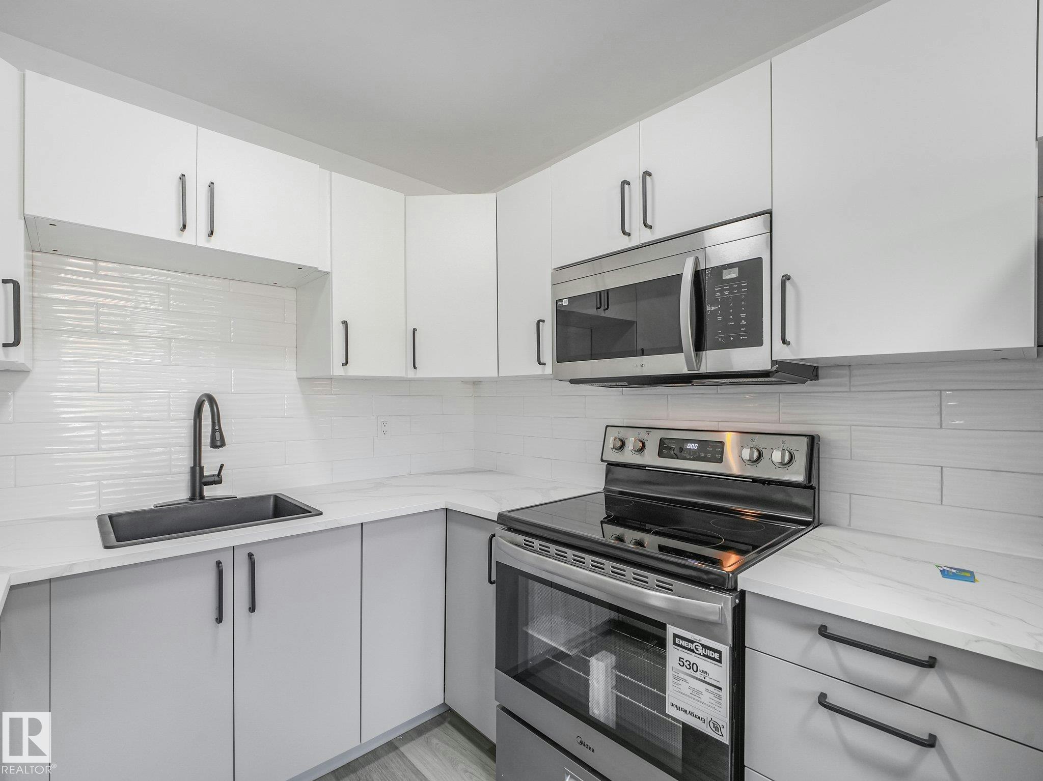 152 Londonderry Square Square, Edmonton, AB, T5C 3C4
